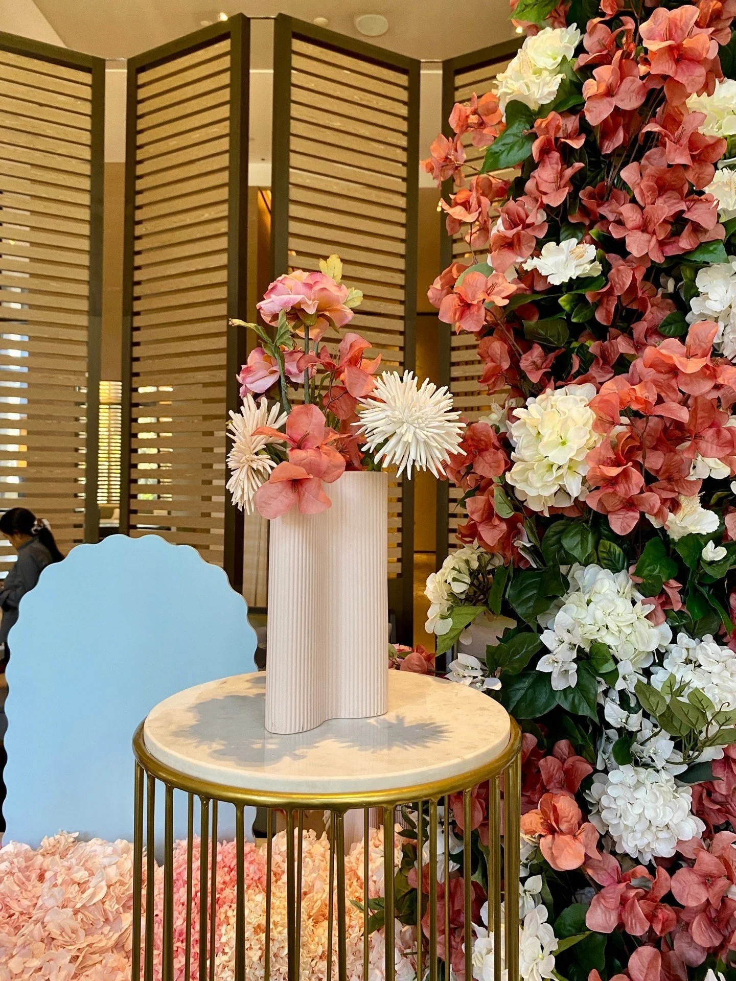 @westinperth is looking fresh for their Saint-Tropez High Tea! We loved adding some whimsy femininity through rosy florals and powder blue accents 🌸

#designmerchants #designmerchantsperth #hightea #installation #visualmerchandising