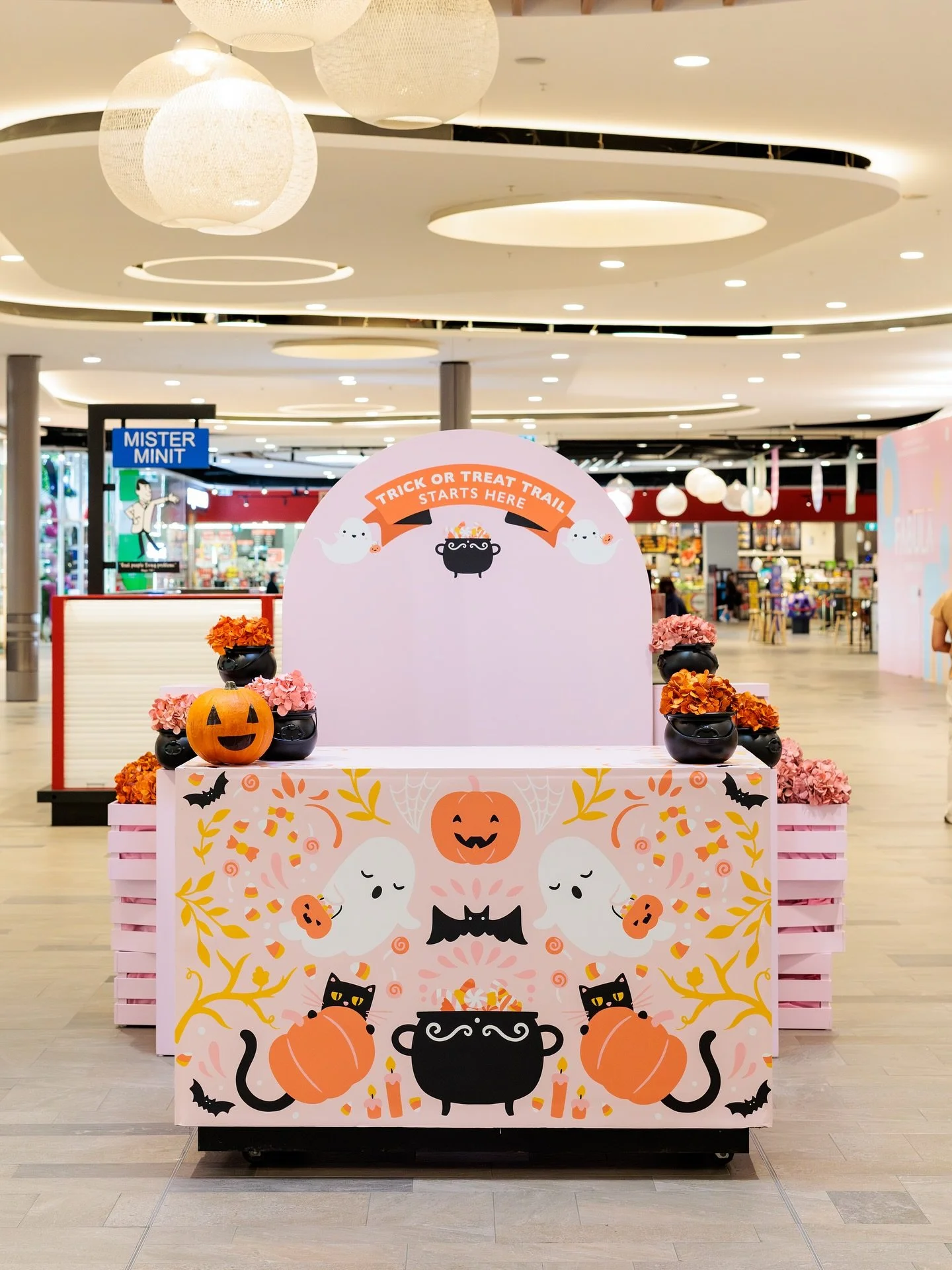 Details of the @belmontforum Trick or Treat Trail activation for this Halloween. 🎃👻 So sweet!

Design by us
Print @centregraphics 
Photos @socostudios_ 

#designmerchants #visualmerchandisingperth