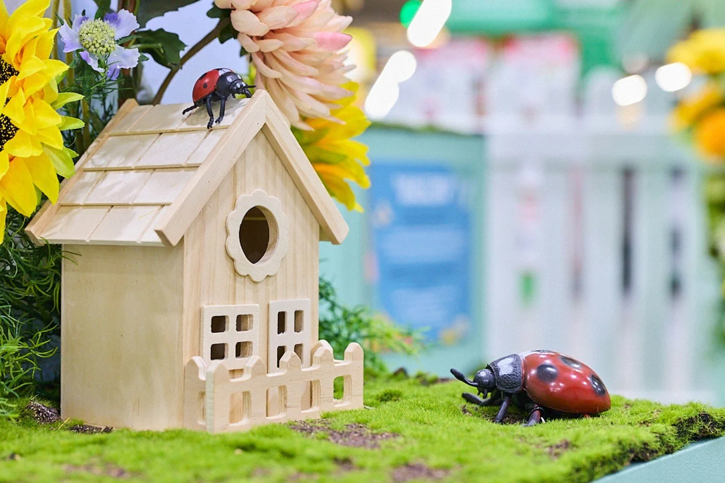 Adorable details from the @alexanderheightsshoppingcentre Tiny Travellers Bug Hotel Activation, on for the school holidays!

Creative Direction, build &amp; styling by us
Client ERCEG @____toria__
Graphic Design @eodesign_perth
Print @cresults_
Photo