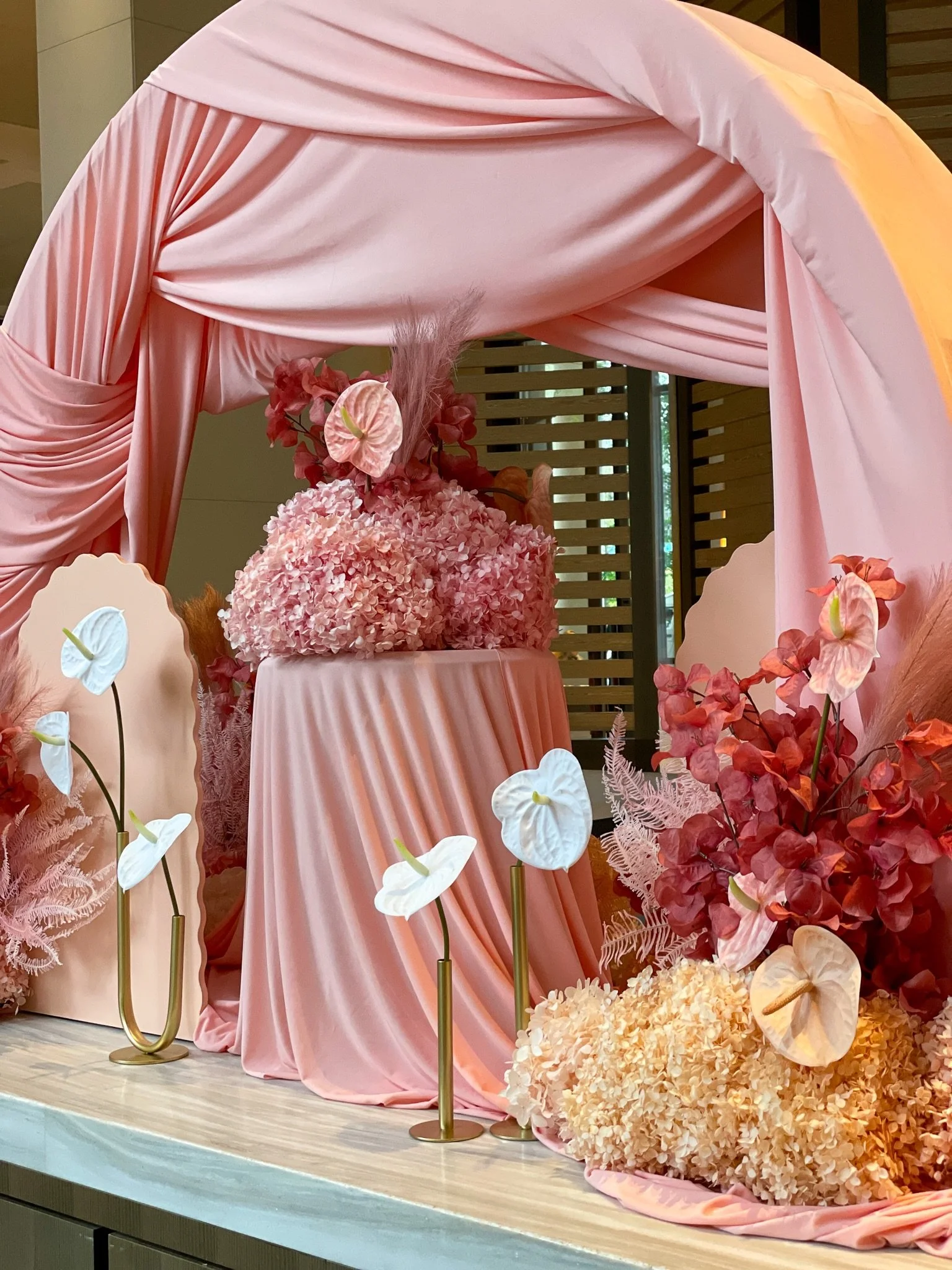 Just in time for Mother&rsquo;s Day or really any occasion, the @westinperth Pink High Tea floral &amp; drapery installation in the Haven Lounge! 🌸💕🌸