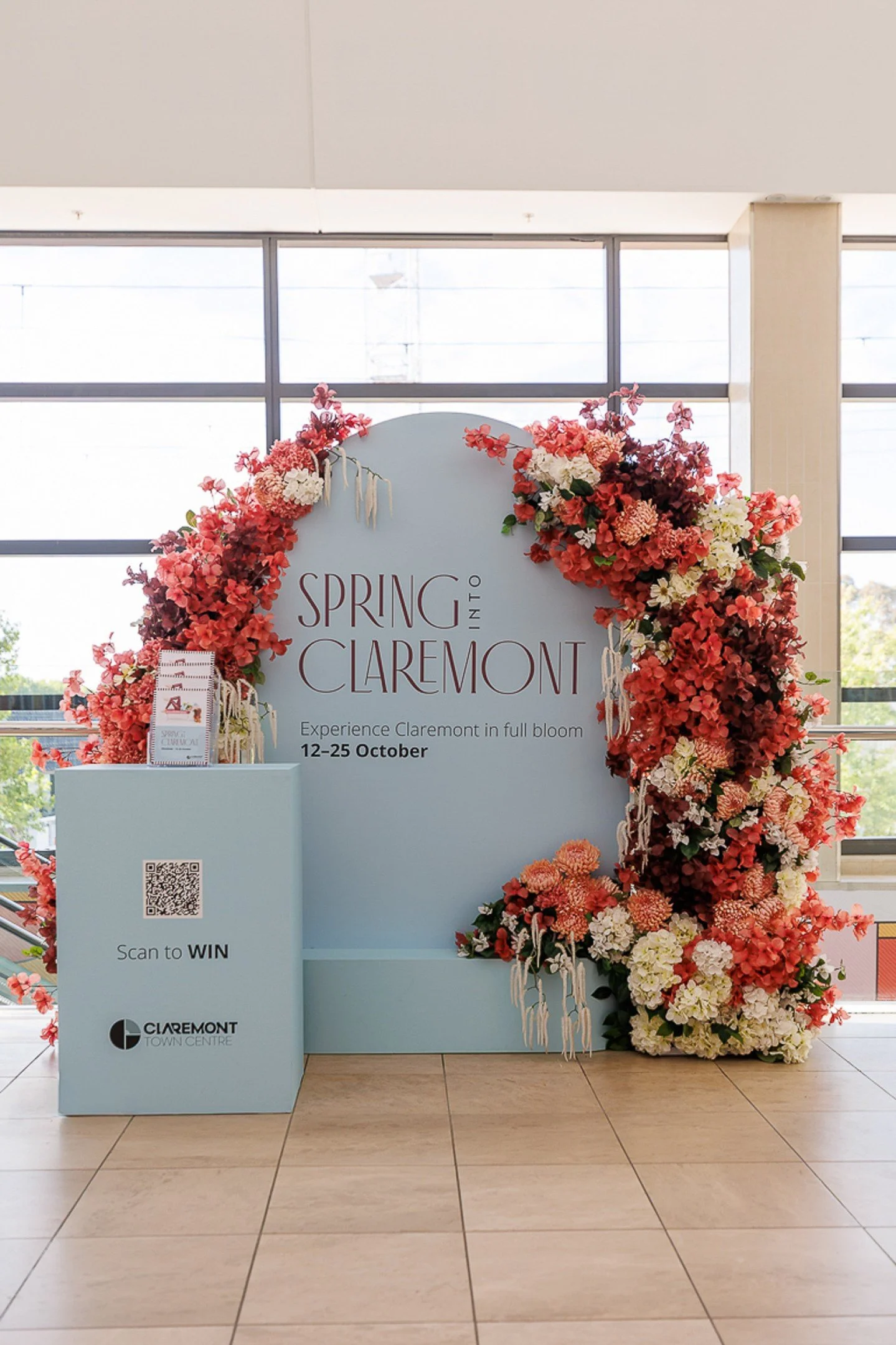 Spring into Claremont display pod activation to promote the Claremont Town Centre Spring Festival campaign! 
Client @town_of_claremont
Location @claremontquarter
Photos @socostudios_