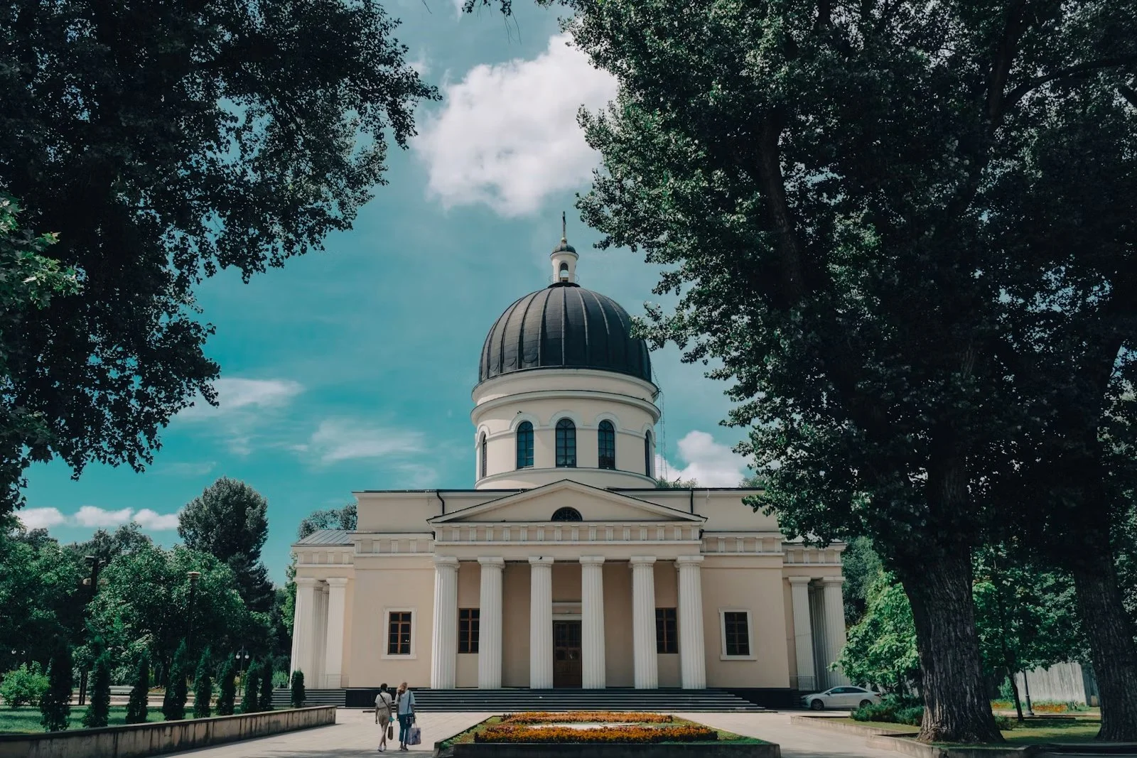 Metropolitan Cathedral in Chișinău, Moldova, under a blue sky.
