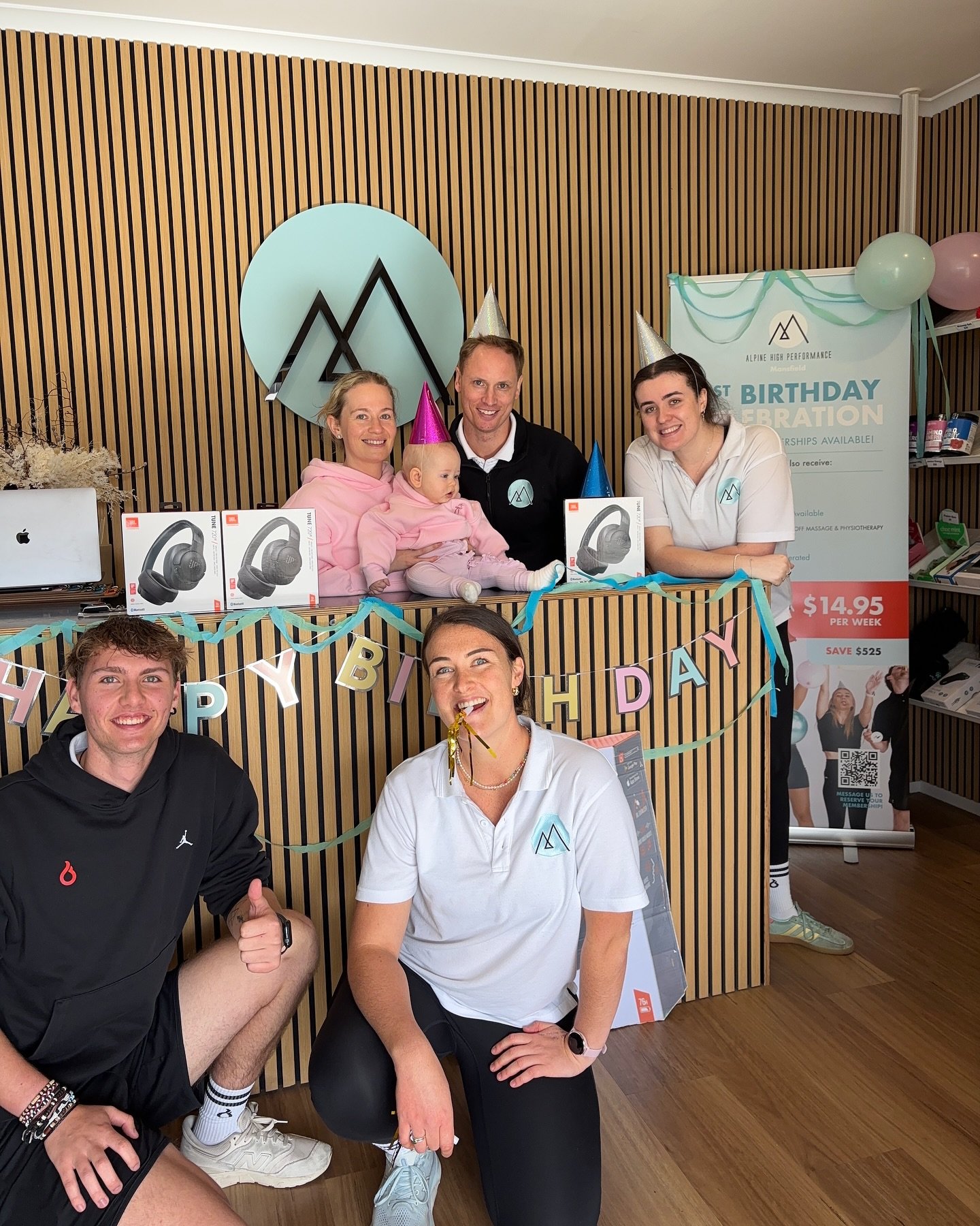 We recently finished up our first campaign with Dan, Caroline, baby Evie and the amazing team at @alpinehighperformancemansfield. Perfect time to motivate the local Mansfield community into health and fitness coming into the cooler Winter months!
Tha