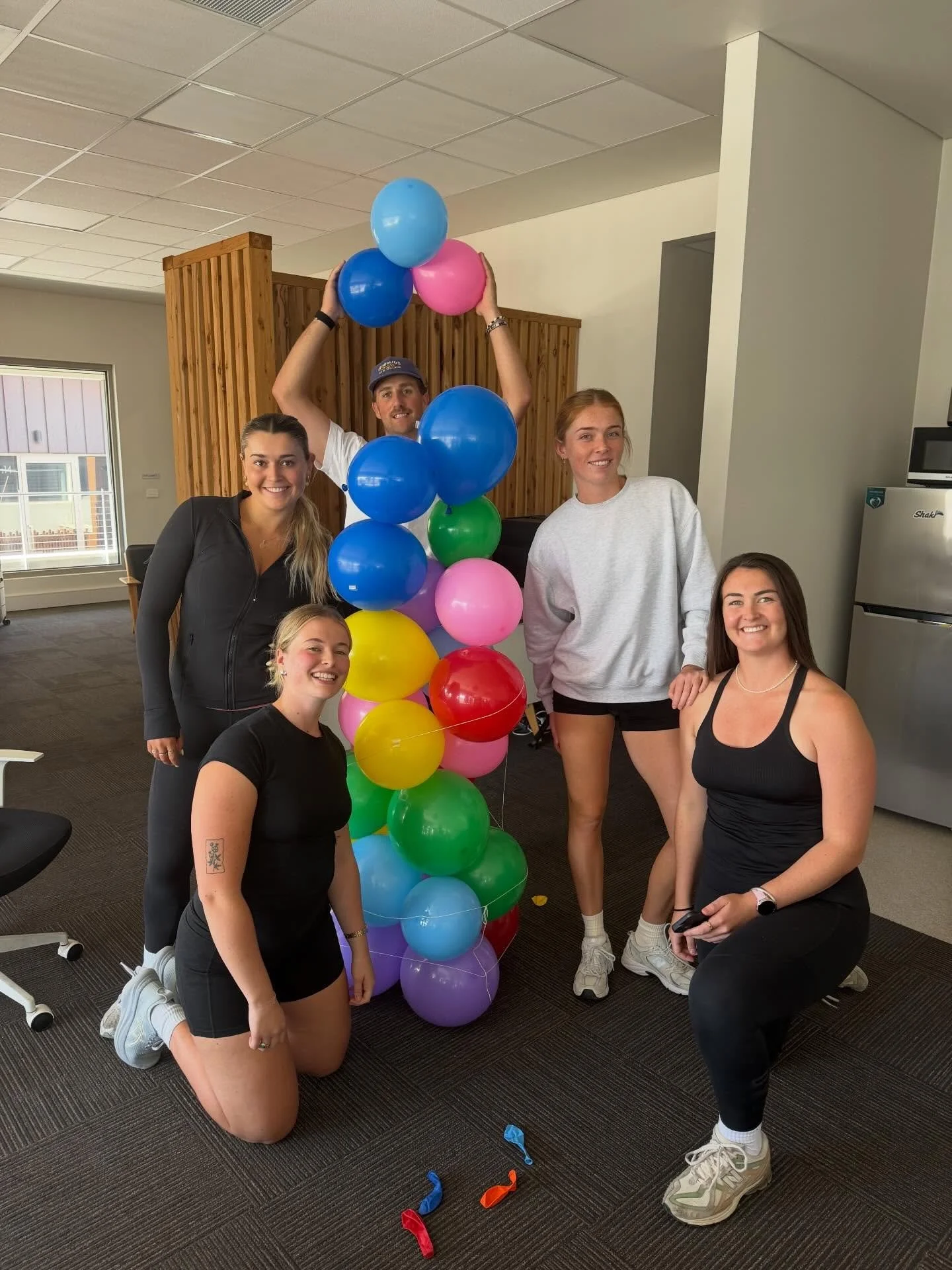 Training Day #2
Marketing Managers vs Fitness Consultants - who can build the biggest balloon tower! 
One team cheated&hellip;..guess who it was