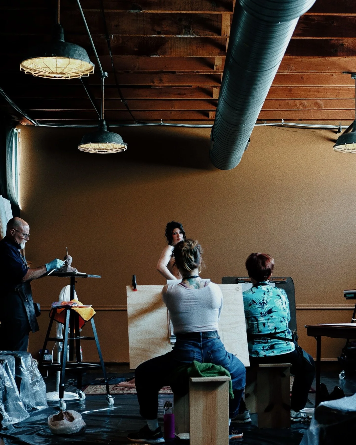 That mezzanine action was lit 🔥. Featuring amazing models from St. Louis @honey.the.muse @james.lifemodel @will.figuremodel Photos by @epic.wolf.productions @jarjarredred #art #figurativedrawing #figurative #artcollector