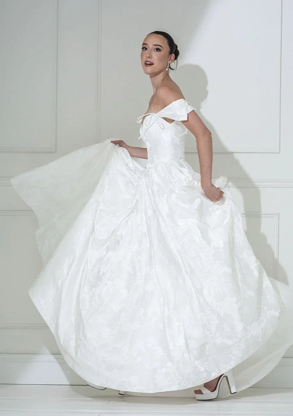 freda bennet meryl side.webp