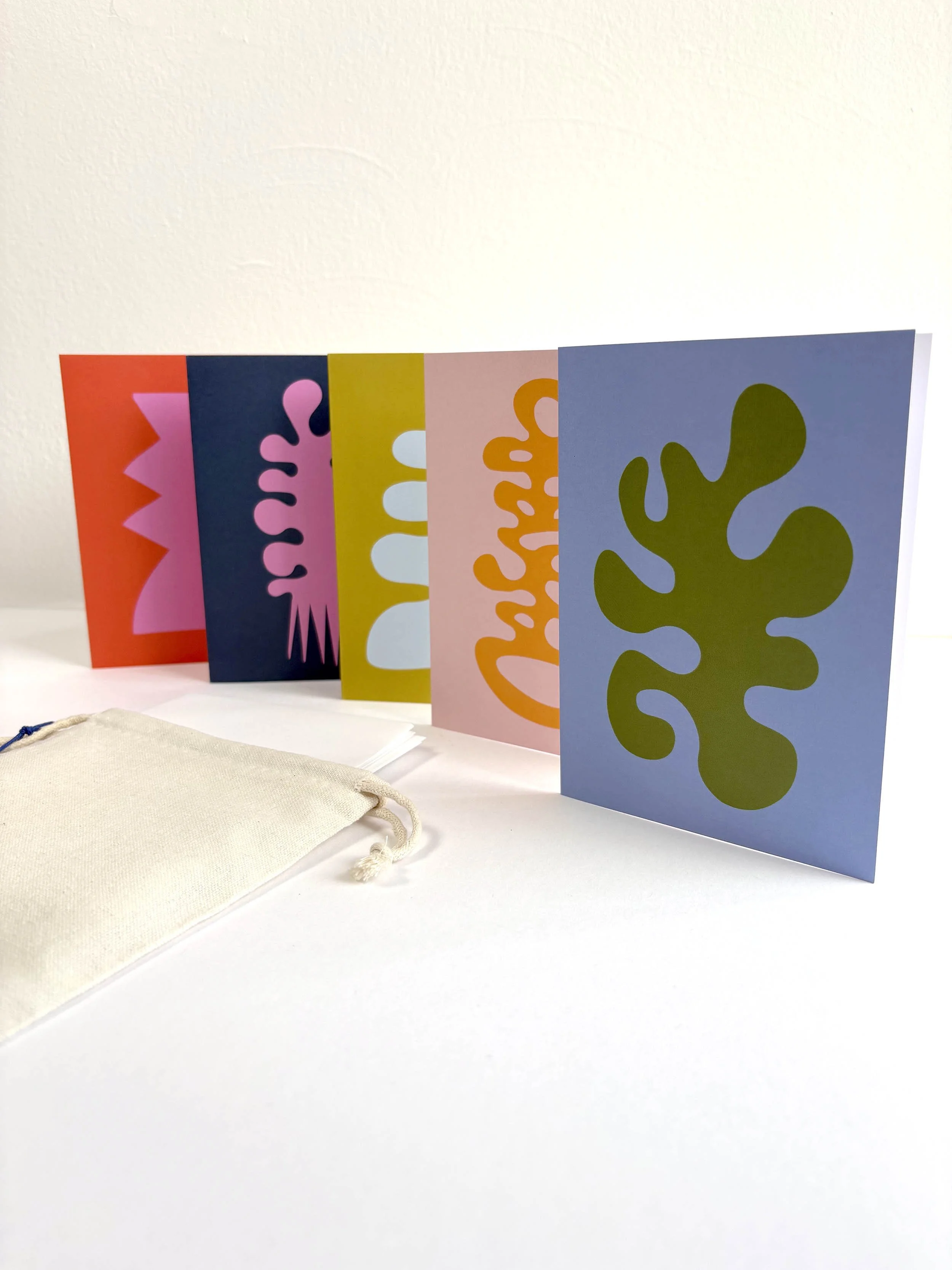 Bluo Studio set of 5 cards standing.jpg
