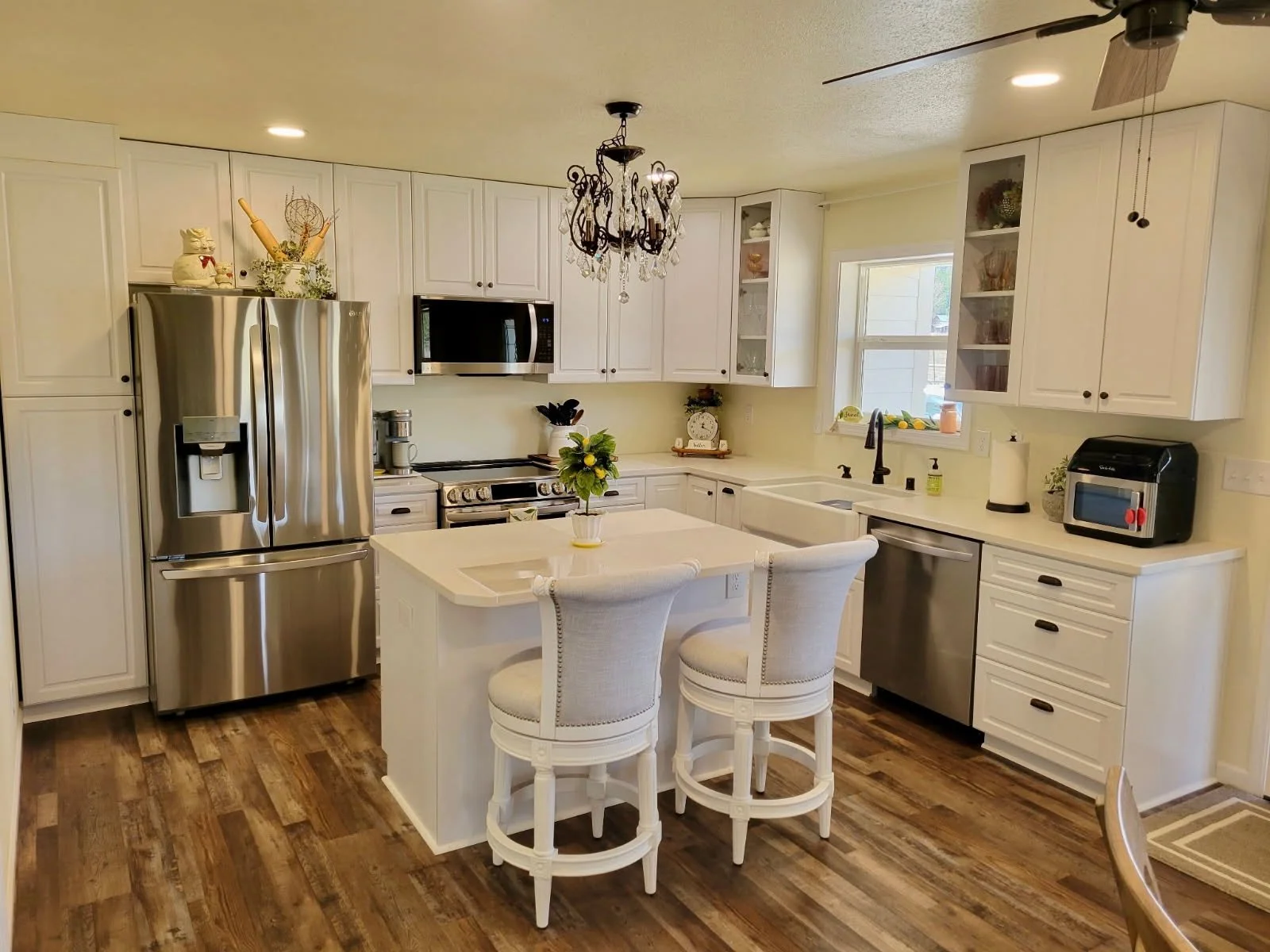 Kitchen 2.jpg