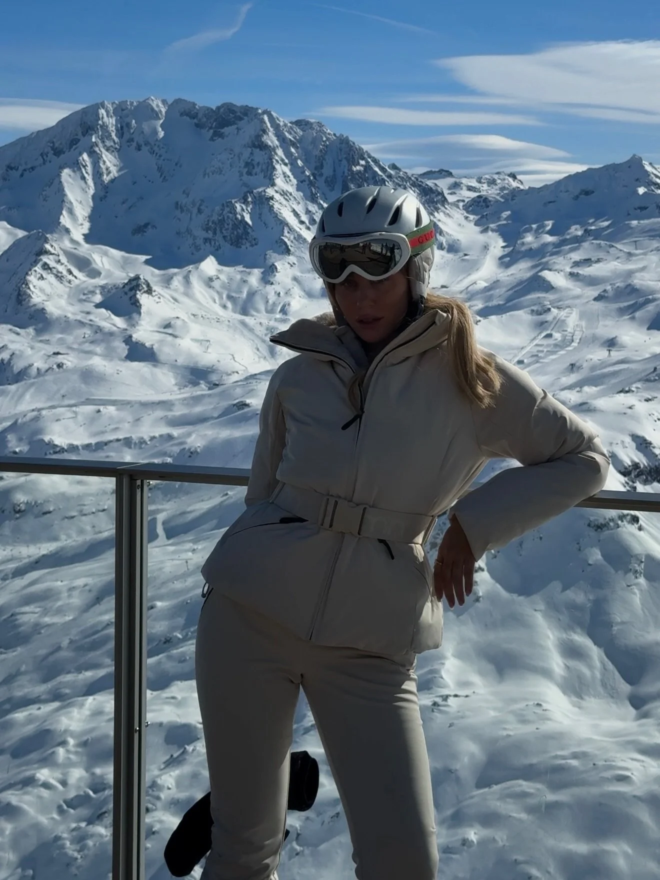 Hitting the slopes with style as always <3

Glasses @gucci 
Skiing set @aimnsportswear (Ad | gift)

#alps #valthorens #skiingfashion #fashionblogger