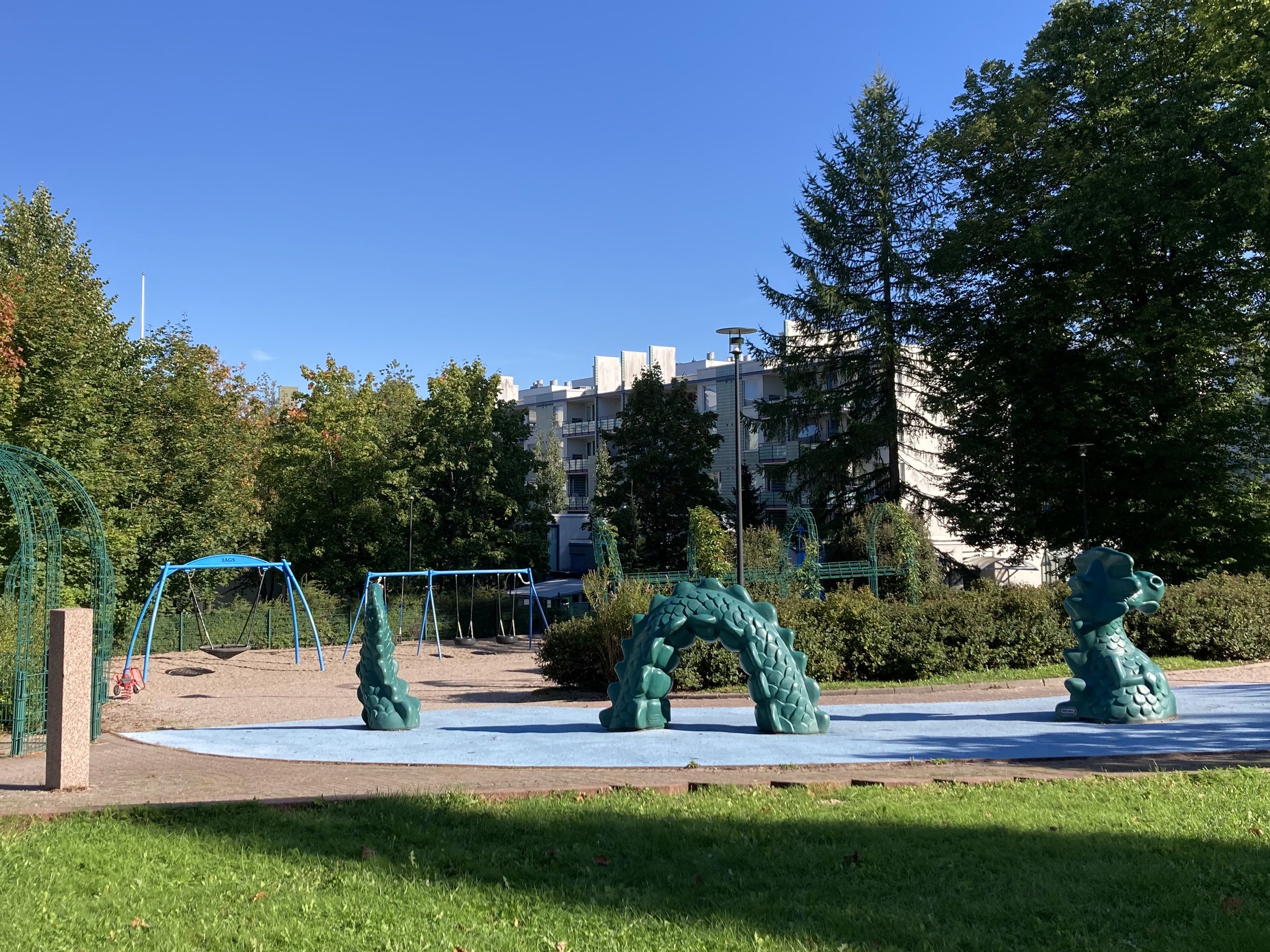 Leikkipaikka, jonka turvallisuutta arvioidaan osana vuosittaista tarkastusta.