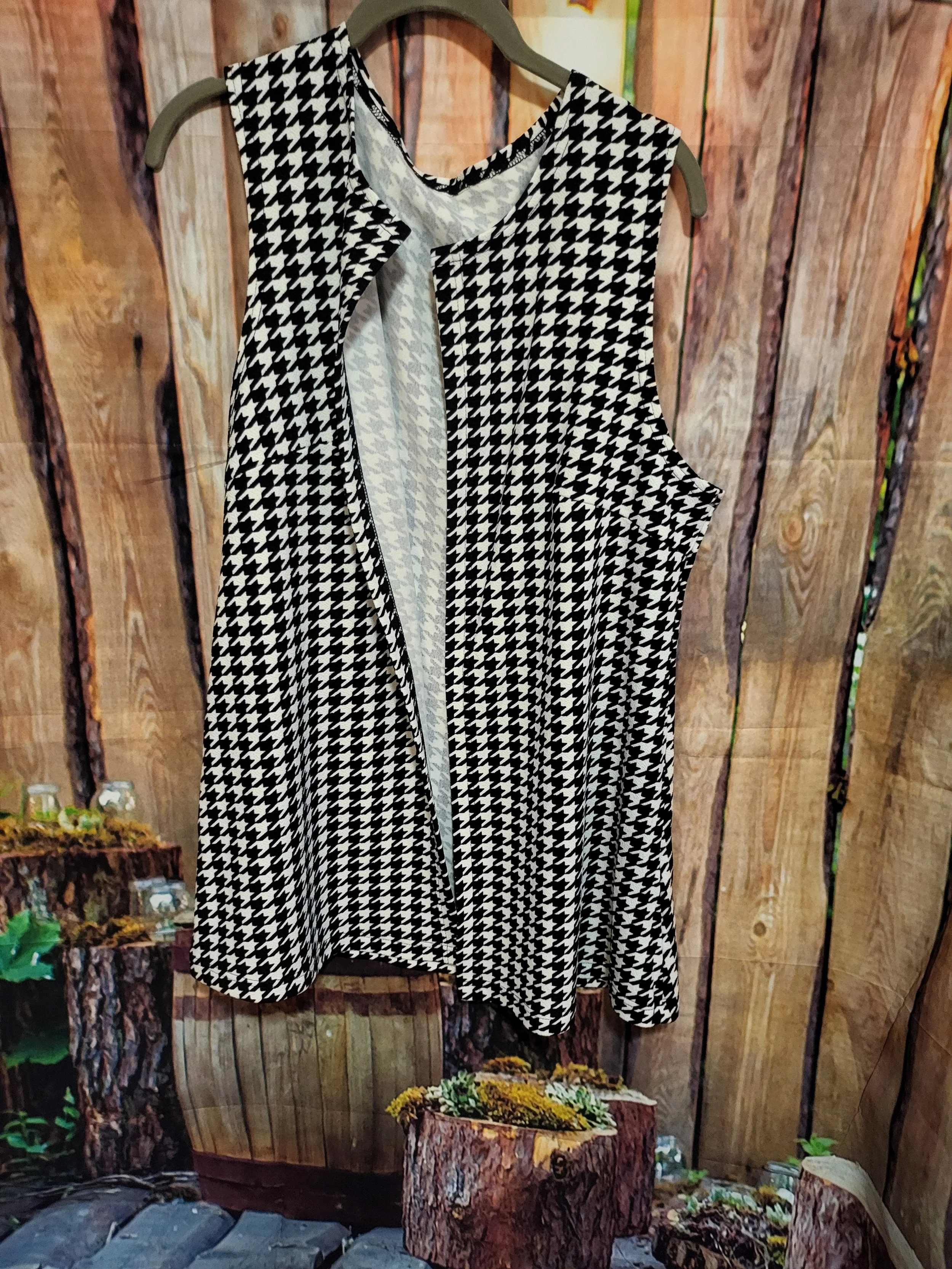 Womens Houndstooth Vest- 1XL