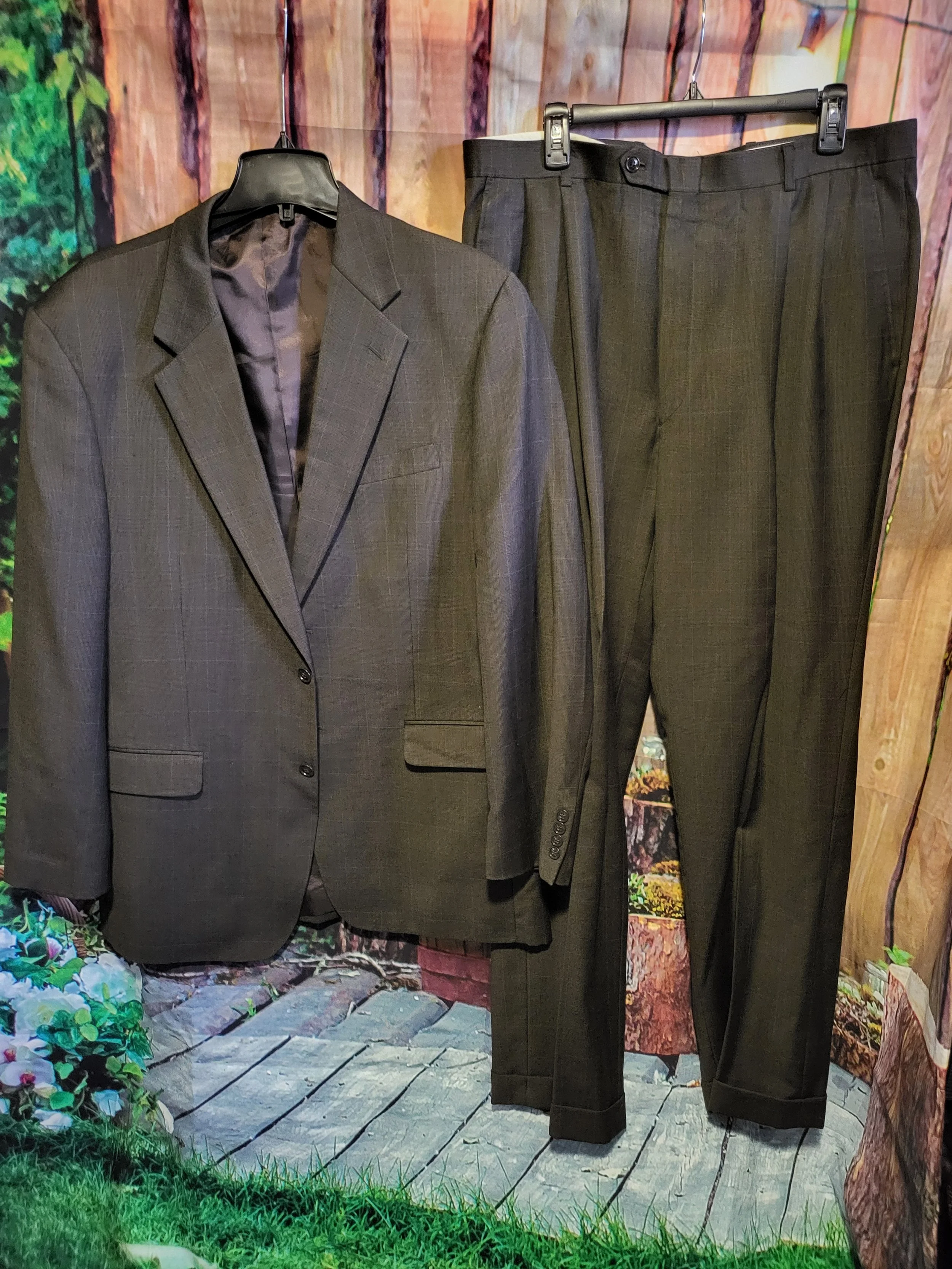 Mens Tailors Row 2 Piece Suit