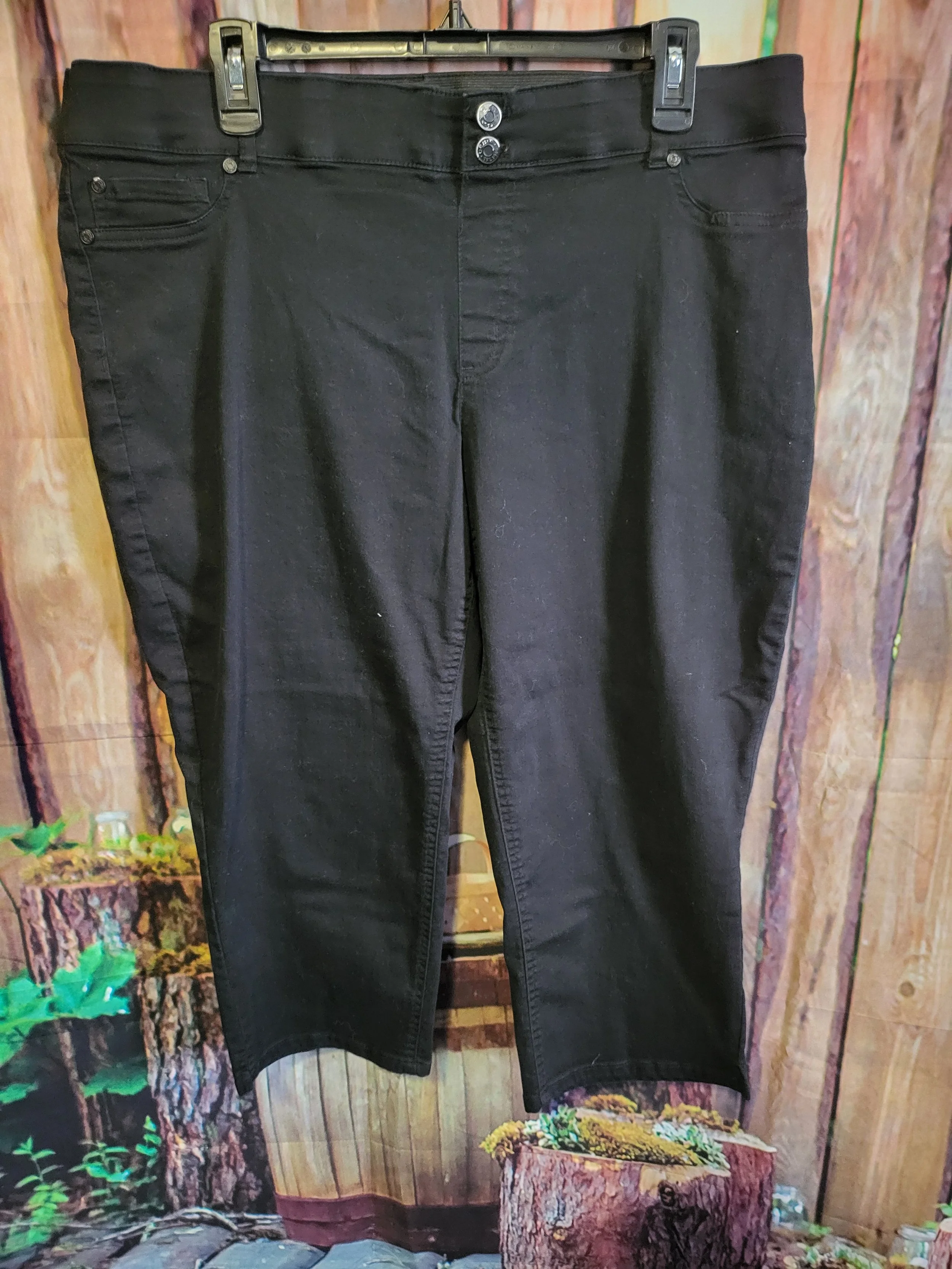 Womens Black Denim Capris- Size 14