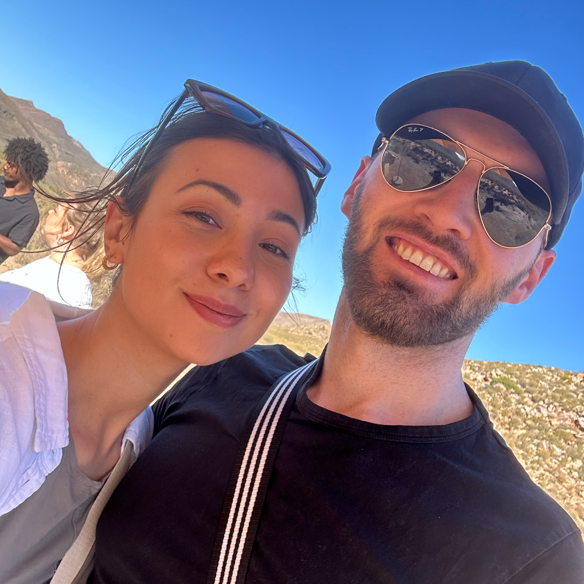 Marius und Patricia genießen den Moment im Hier und Jetzt auf ihrer gemeinsamen Suche nach mehr Zufriedenheit.