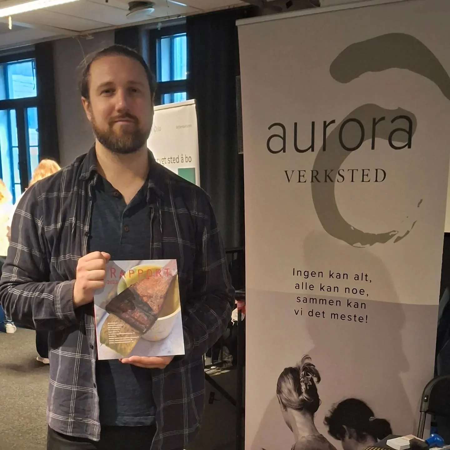 Aurora Verksted er p&aring; plass p&aring; @rockefelleroslo for &aring;rets jobbmesse for mennesker med funksjonsvariasjoner. Stikk innom v&aring;r stand for en hyggelig prat med Thomas og p&aring;l!