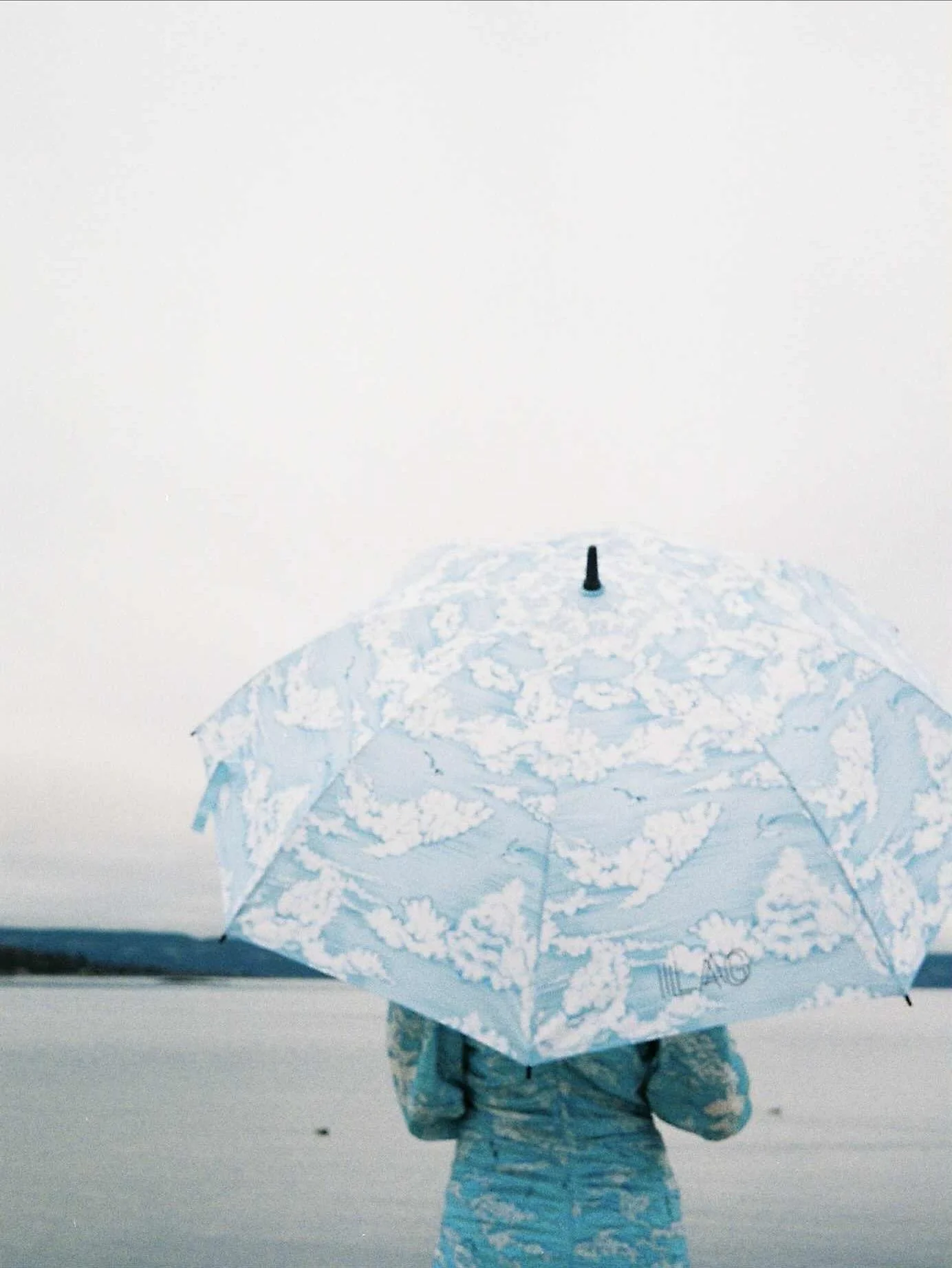 Tre print. &Eacute;n perfekt paraply.

Paraplyene er n&aring; tilgjengelig eksklusivt i butikken v&aring;r p&aring; Majorstuen! Ta turen innom og oppdag din favoritt🤍

@ilag___ 
@hegegolf