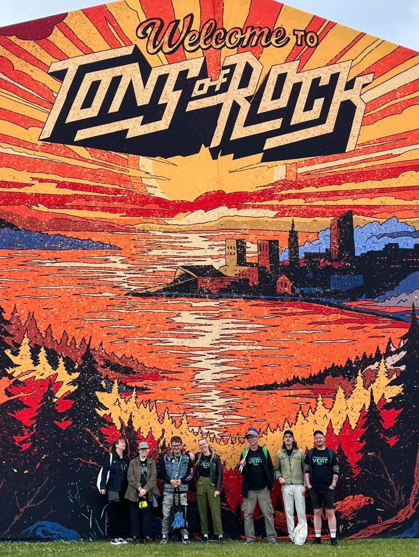 ✨ Takk for et fantastisk 2025 ✨

P&aring; &aring;rets siste dag &oslash;nsker vi &aring; rette en stor og varm takk til alle som har v&aelig;rt en del av &aring;ret v&aring;rt.

Takk til venner, f&oslash;lgere, samarbeidspartnere, arbeidstakere, p&ar