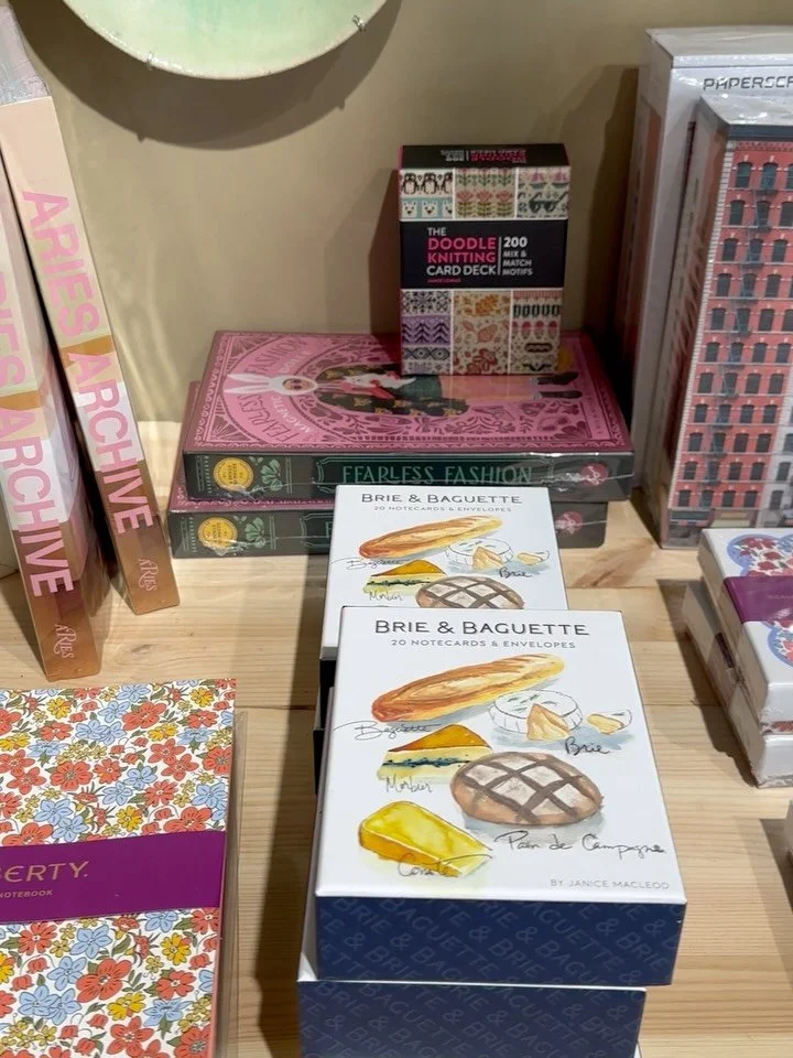 Hei og hopp! Vi har &aring;pent til 17 i dag, ta turen innom da vel🩵