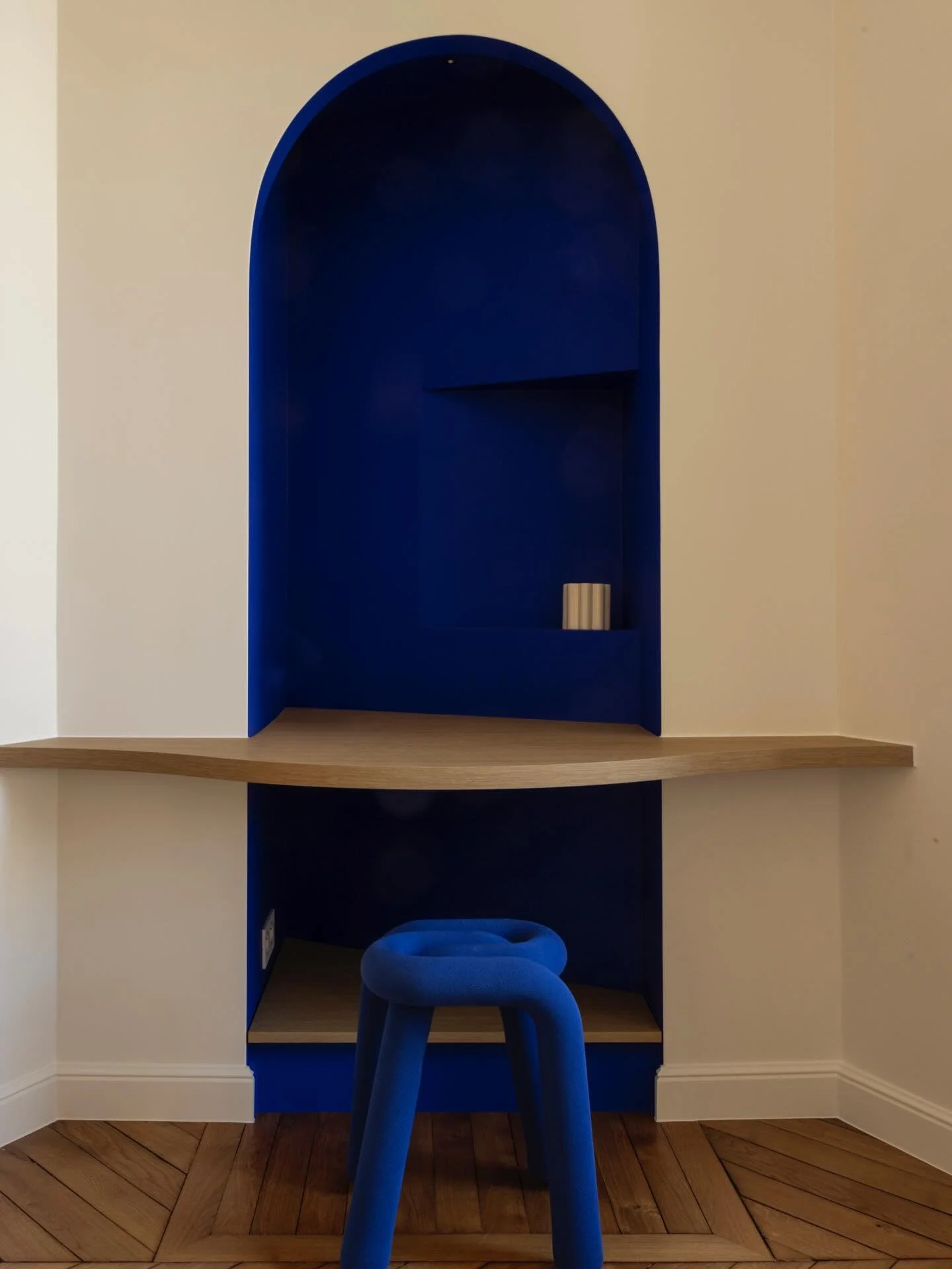 Detail-driven design is where Aurelia&rsquo;s savoir-faire truly stands out. We captured these moments to highlight the precision, material craftsmanship, and refined contrasts that shape the project&rsquo;s identity.

#AureliaRenovation #StevensonAn