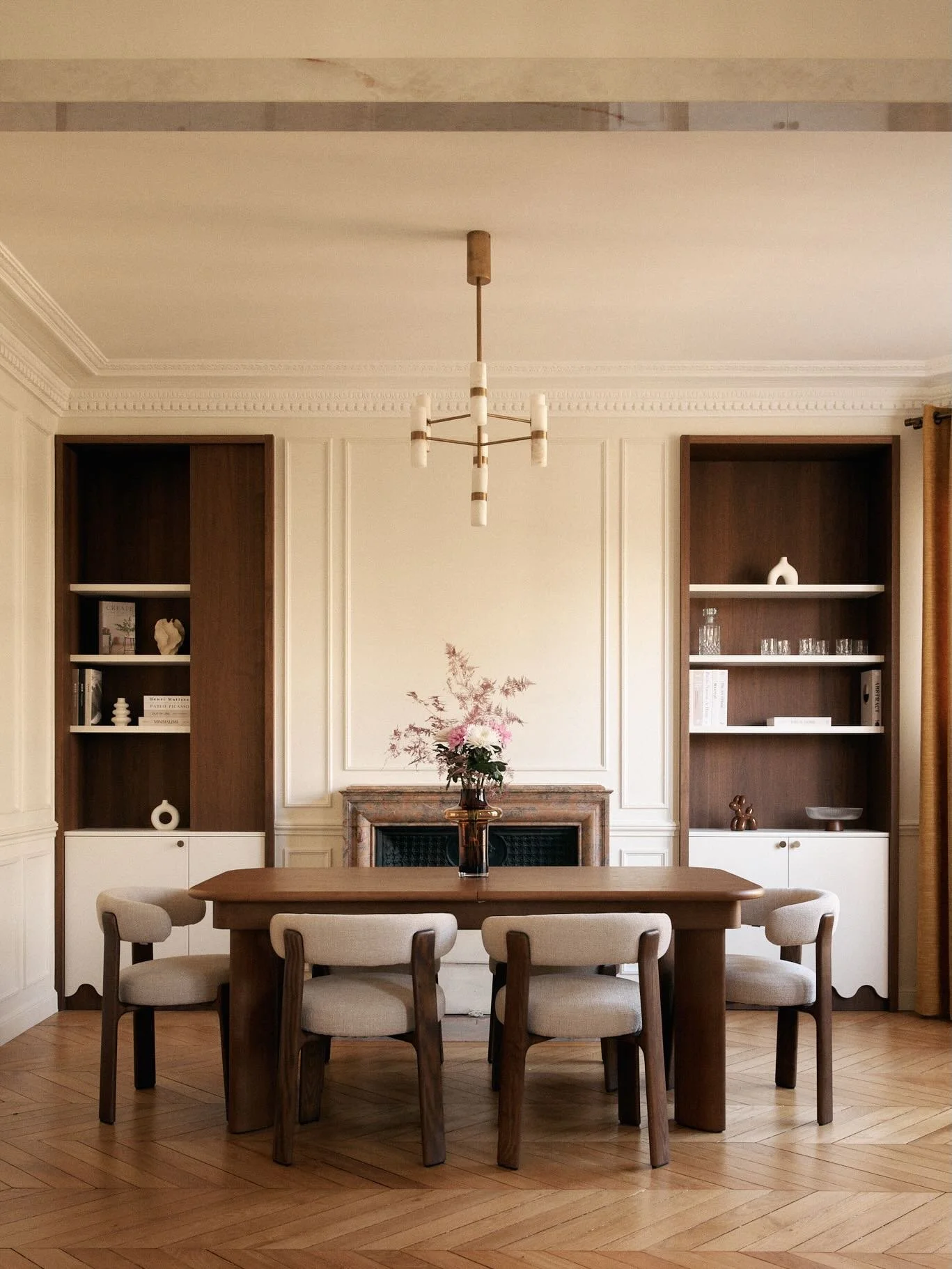 A content strategy built to lead the market. Finished-project visuals that highlight Aurelia R&eacute;novation&rsquo;s technical expertise and reinforce its position as a reference in high-end renovation.

📷 : @oracle_paris

#StevensonAndCo #Aurelia