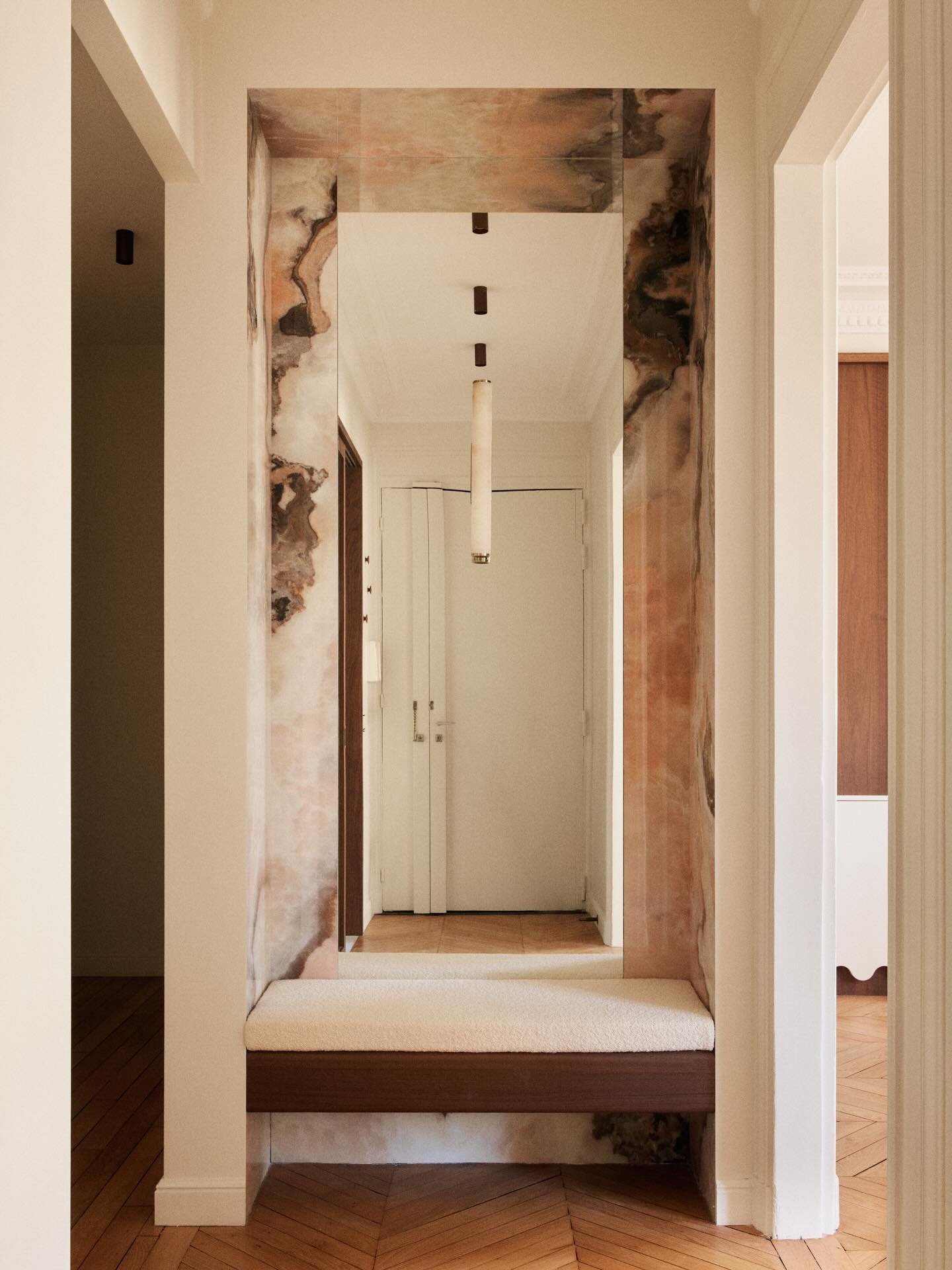 Warm materials, precise details, timeless interiors.

We produced this shoot for @aureliarenovation to capture what makes their work so special. Every angle chosen to highlight their savoir-faire, every frame a tribute to the vision of architect @mai