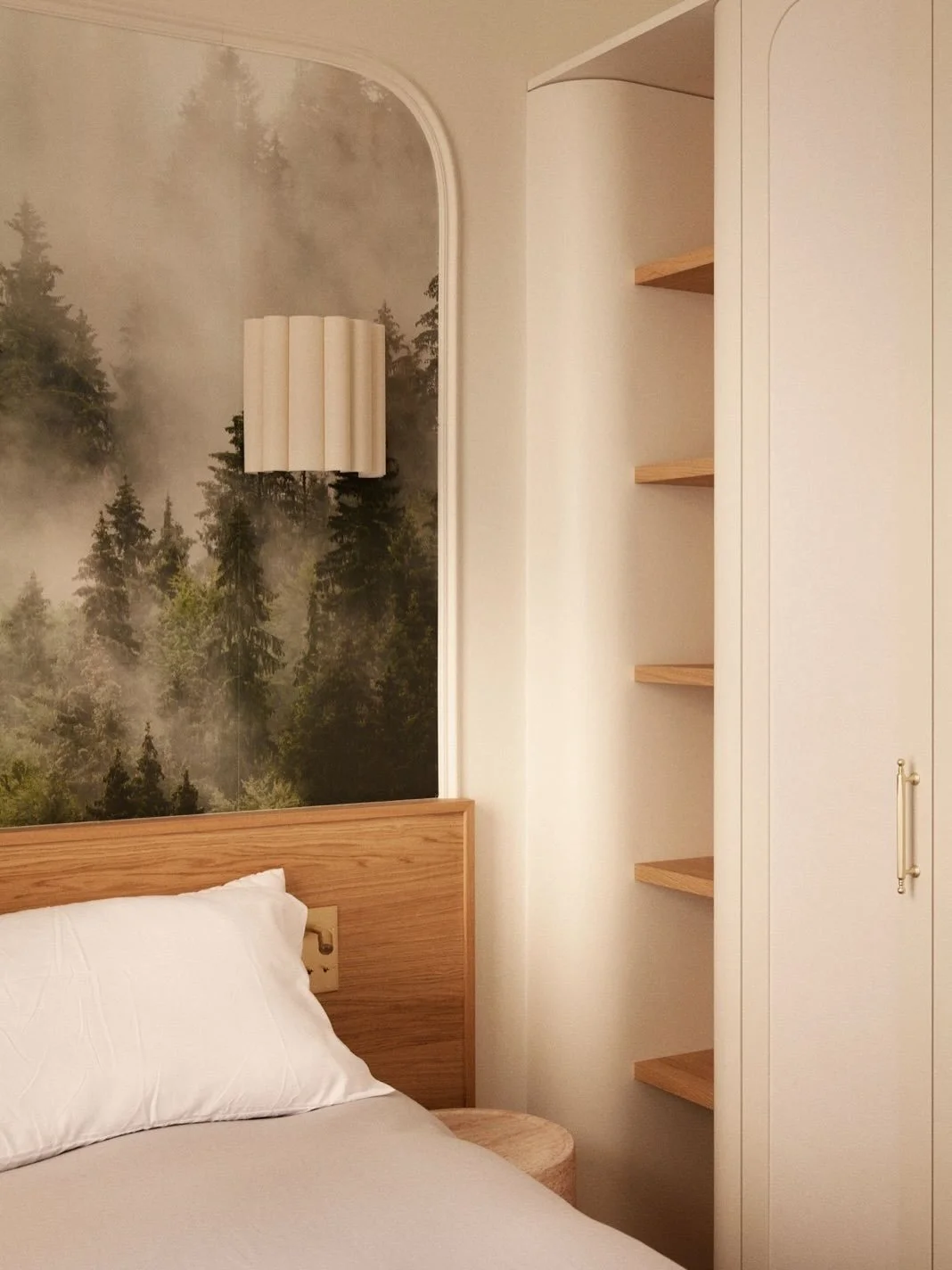 Soft textures, natural tones and quiet atmosphere.

For this renovation project, we handled the full production to showcase the finished space in the best possible light. From pre production planning to post production refinement, every stage was pro