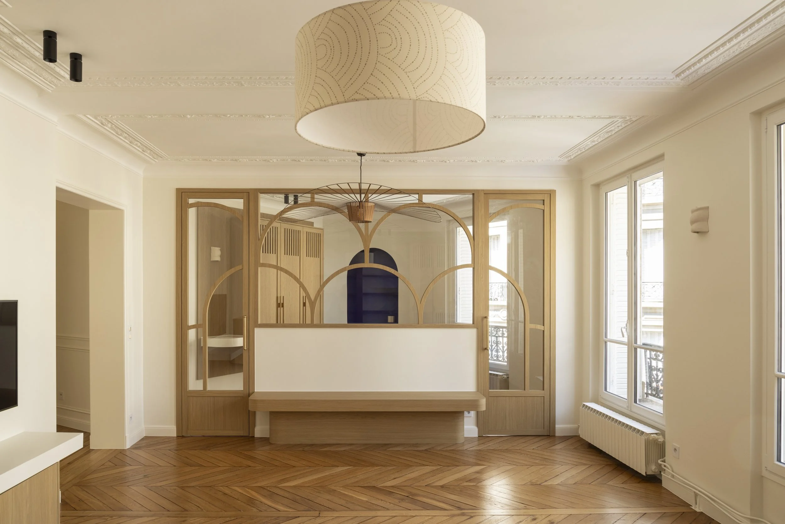 Paris business culture: unwritten rules every foreign founder should know
