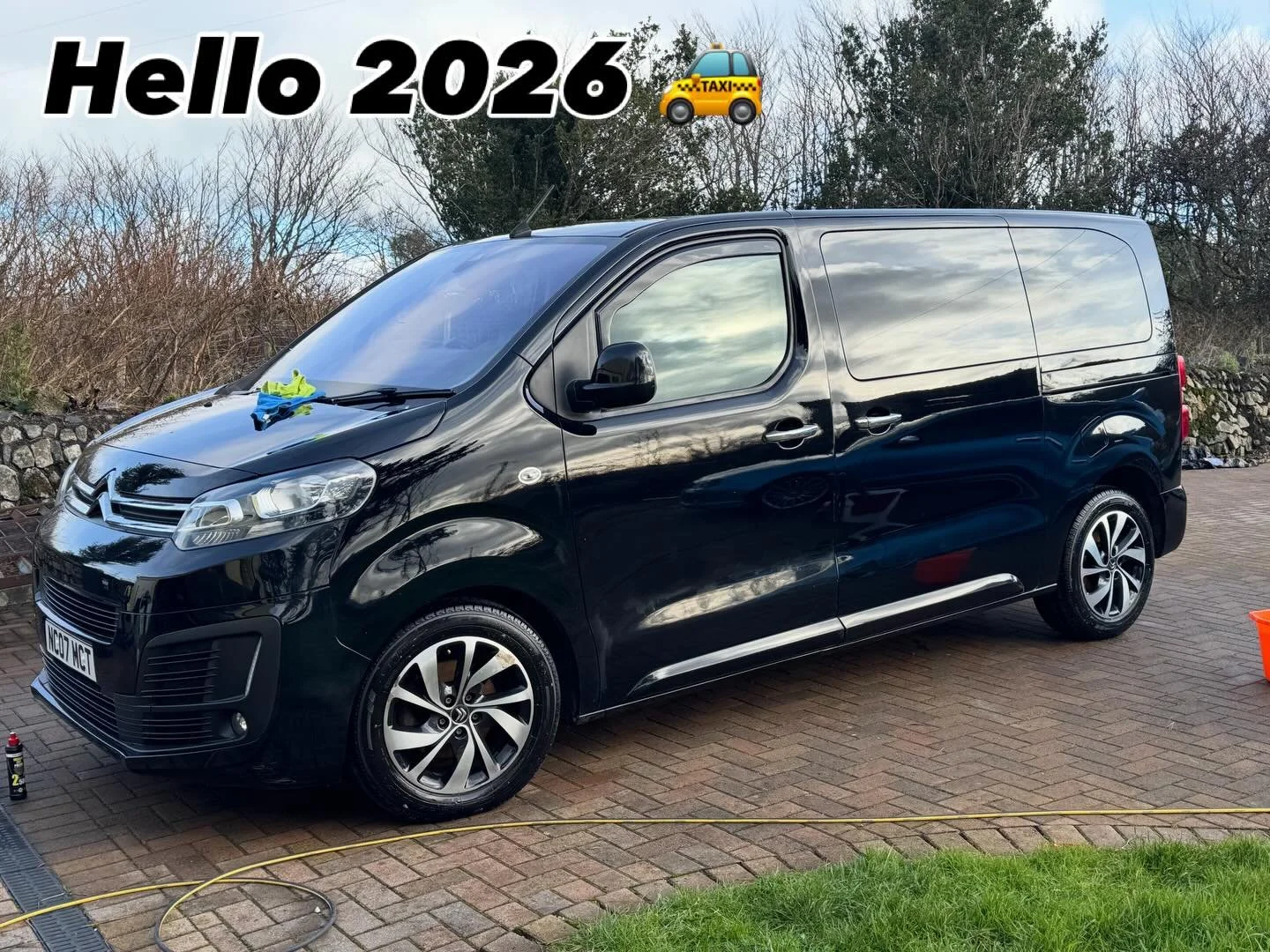 New Addition!!

7 seater citreon spacetourer 

Privacy glass
passenger heater controls
WiFi

#Climatecontrol
#bodminparkway 
#padstowtaxis 
#midcornwalltaxis 
#bodmintaxis

@no6padstow 
@outlawsnewroad 
@st_austell_brewery 
@thebodminjailhotel