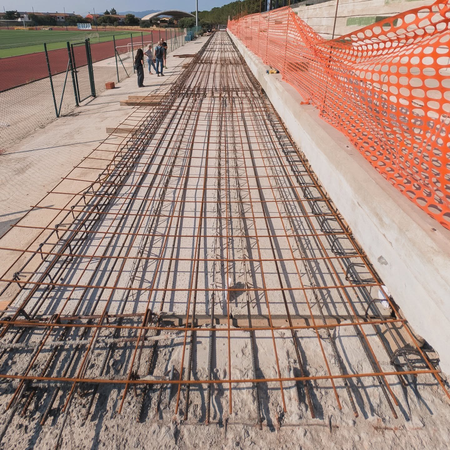 Quasi pronti al prossimo getto! 
Uta, campo sportivo Bascus Argius, riqualificazione finanziata con fondo PNRR.
Progetto e direzione lavori @ateliers_alfonso_femia e @spacagliari 

#architecture #architettura #ingegneria #engineering #strutture #buil