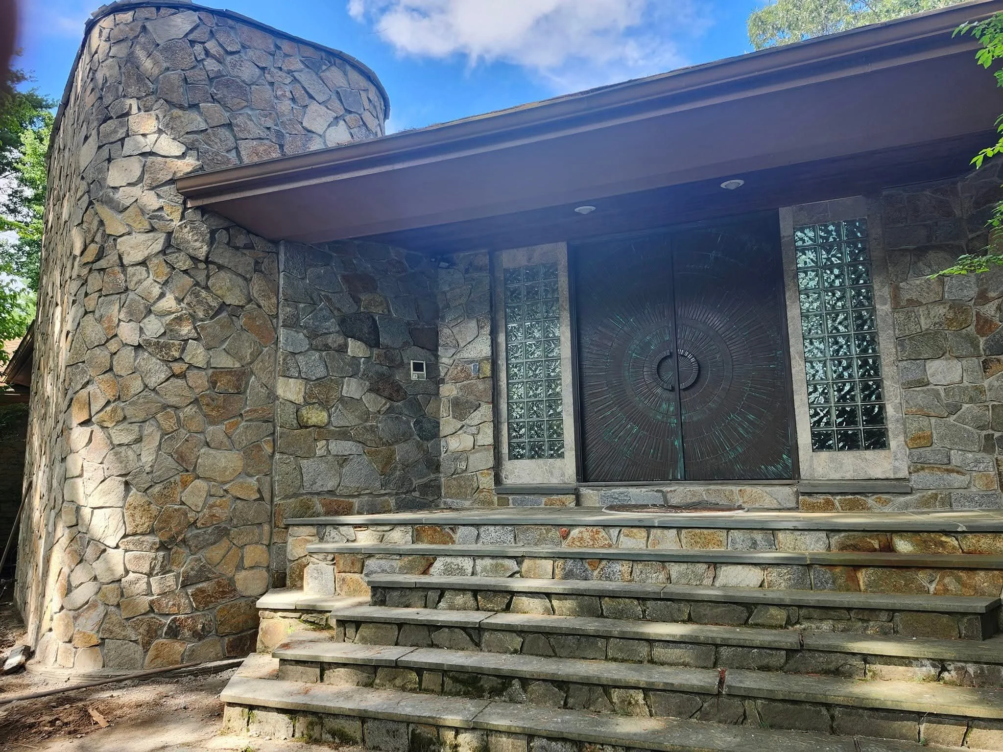 Professional Stone Mason - Custom Entryway Stone Stairs and Wall.jpg