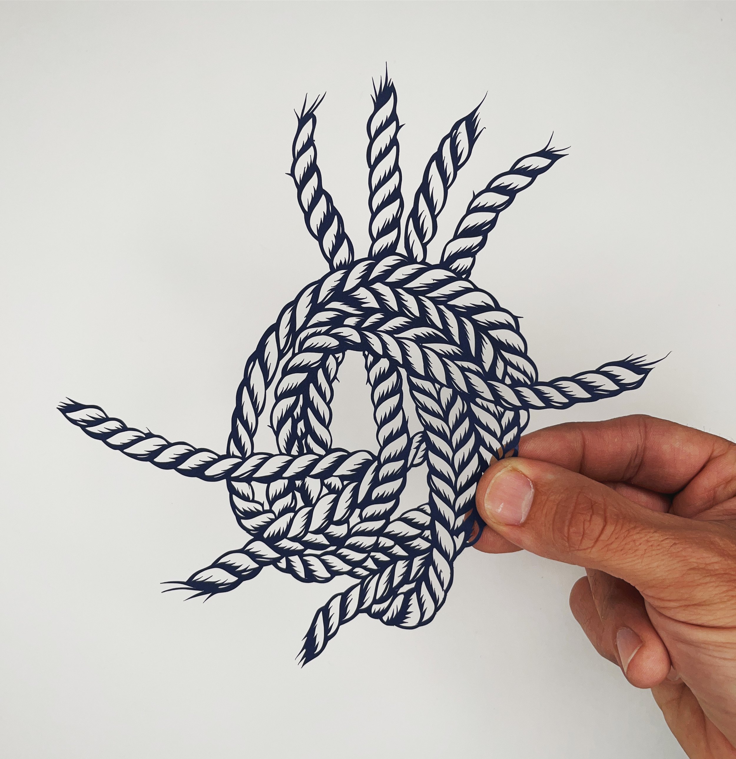 MATTHEW WALKER KNOT
7" X 7"