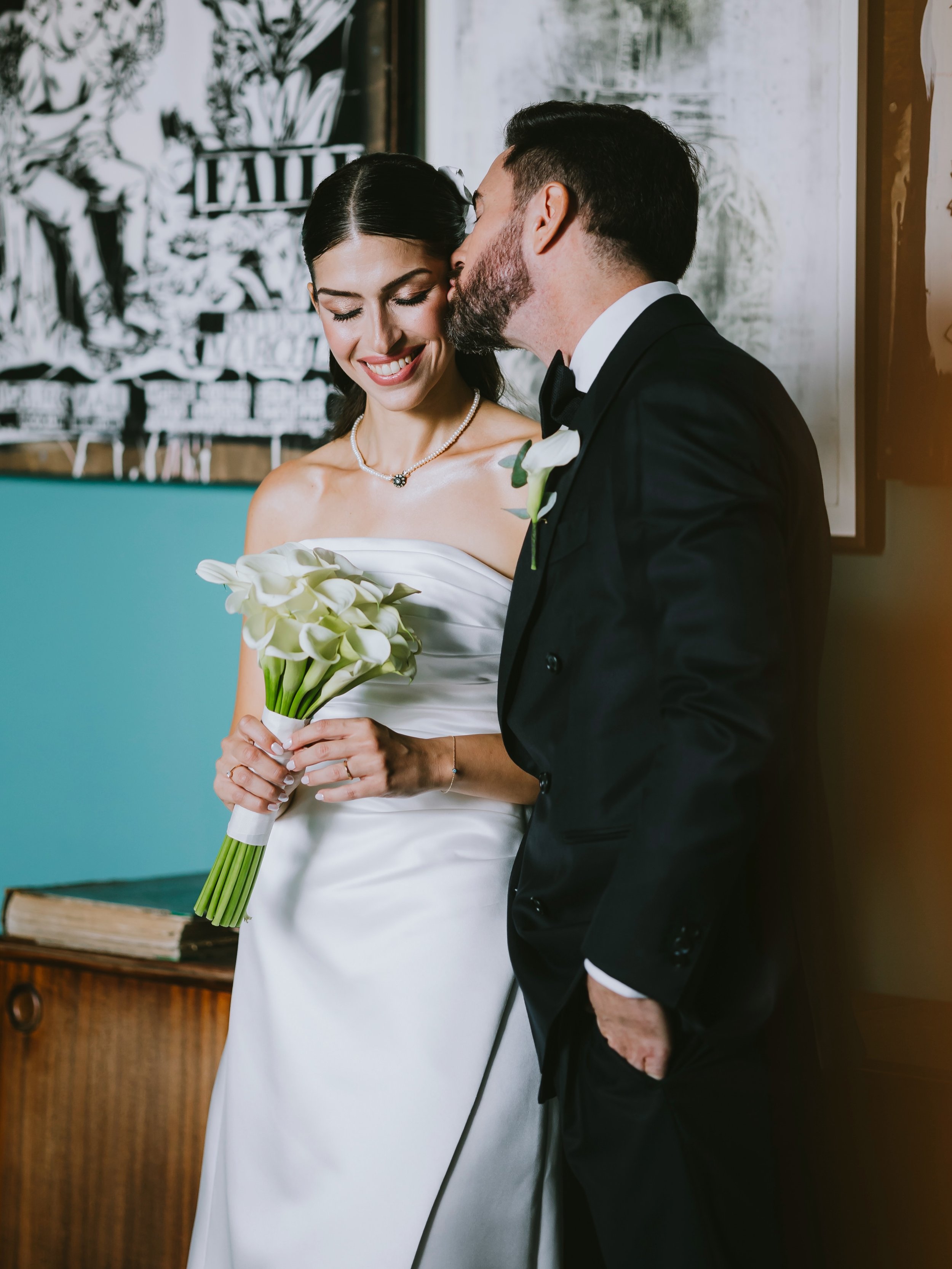 That kiss ✨ 
.
.
.
#twowedco #sohohouseistanbul #istanbulweddingphotographer