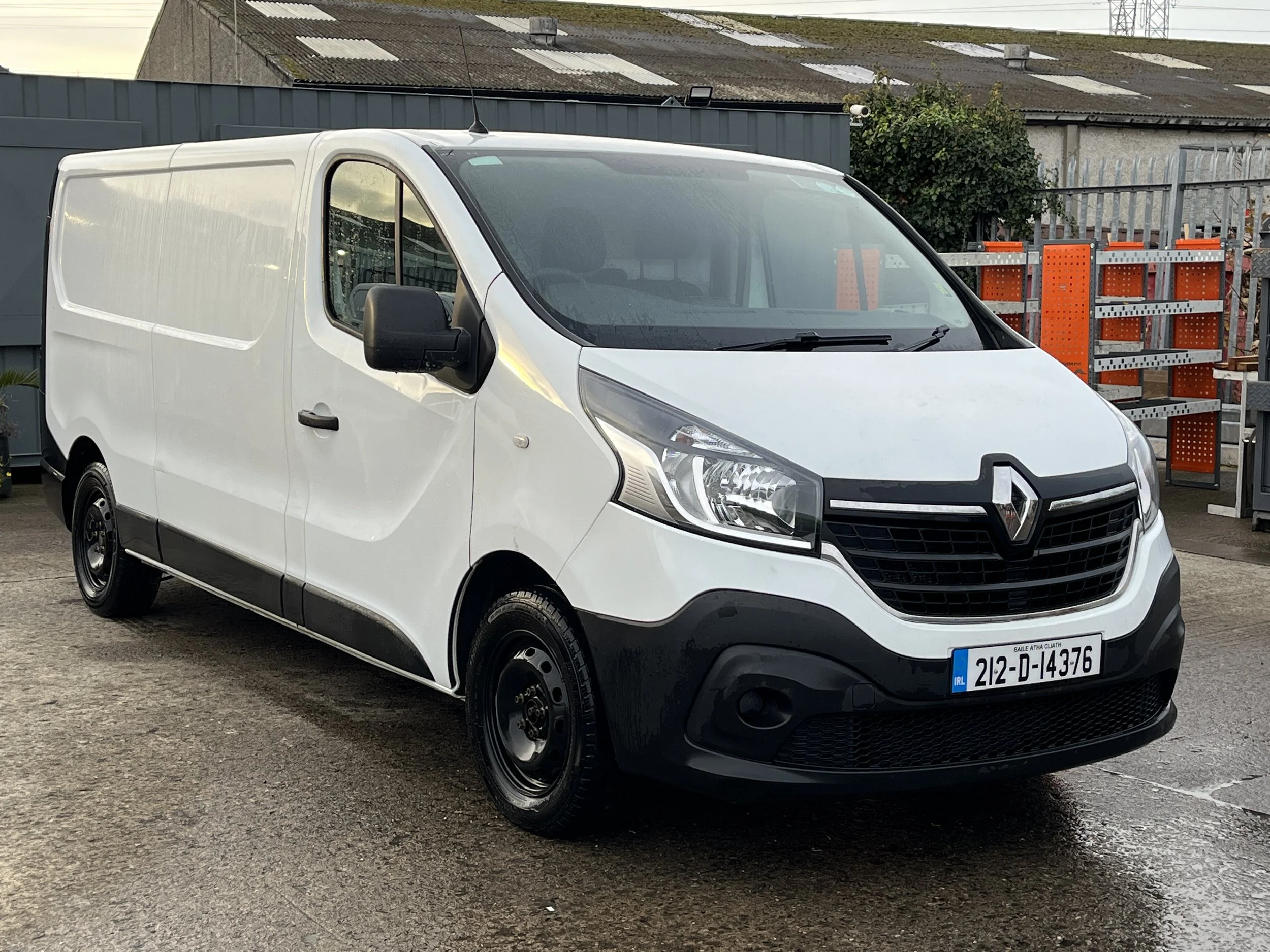 2021 RENAULT TRAFIC 2.0DCI LWb 198K €9900