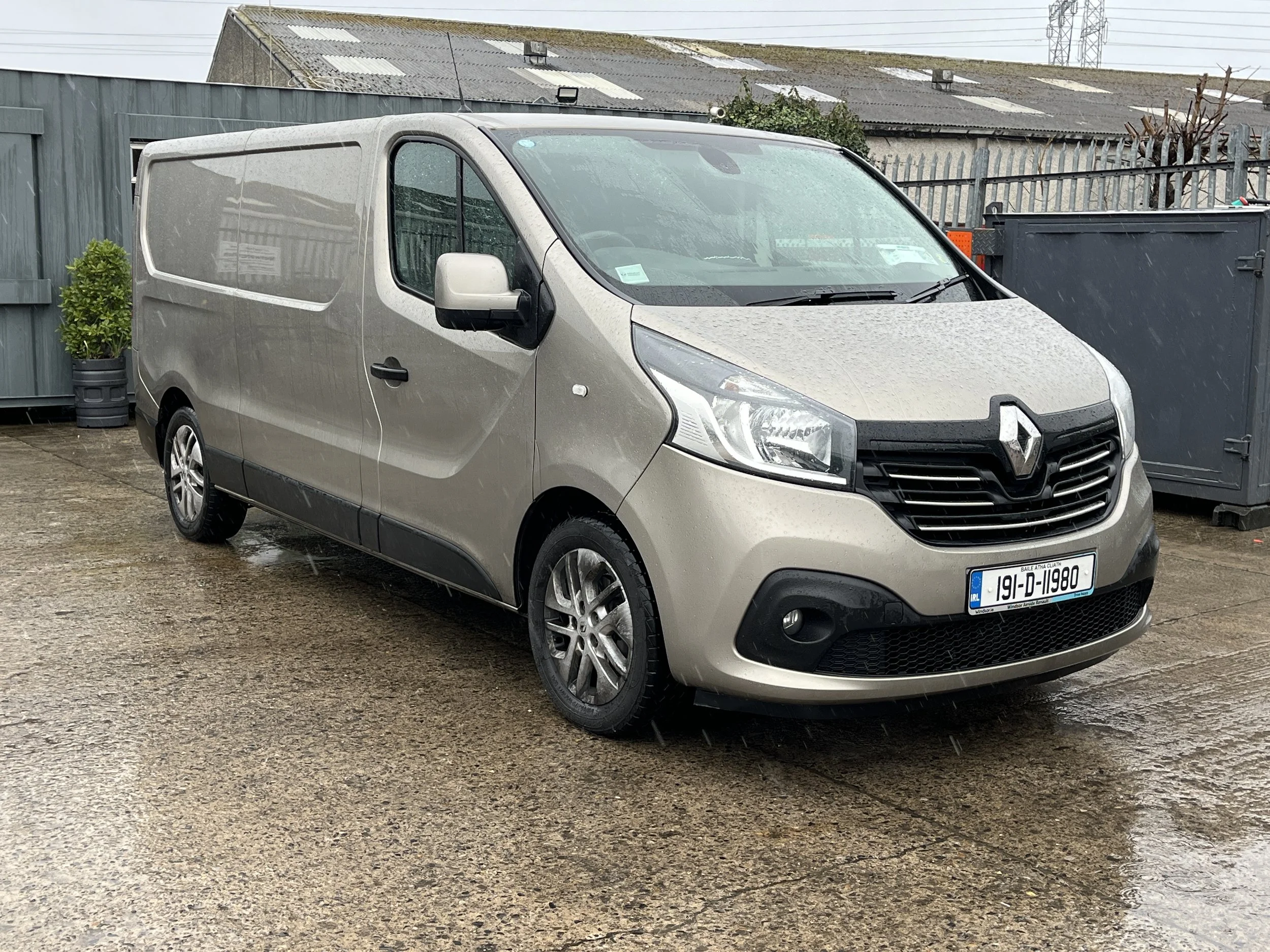 2019 RENAULT TRAFIC SPORT 187KM       SOLD