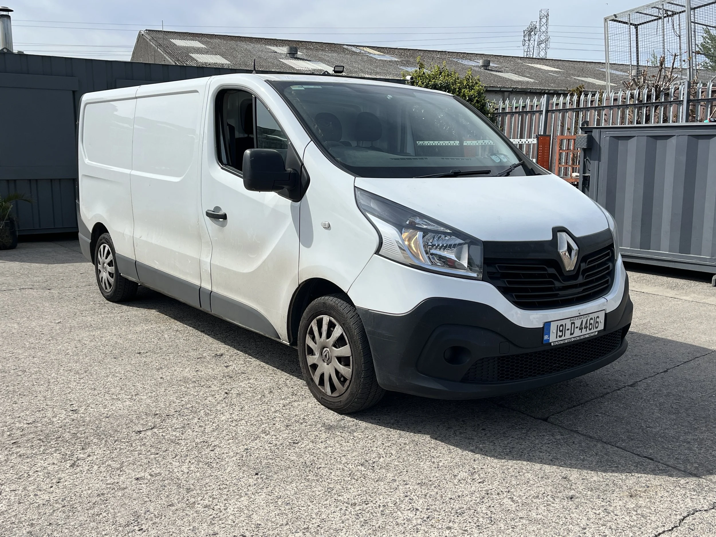 2019 Renault trafic LWB 210KM     SOLD