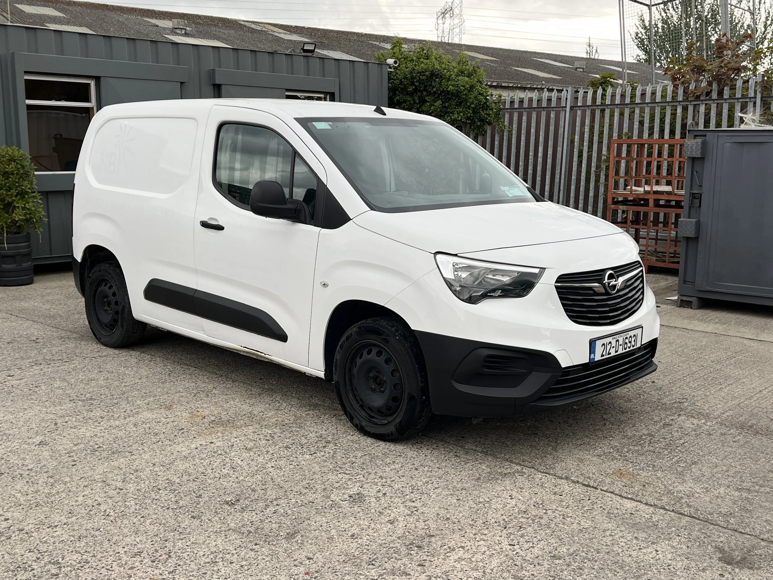 2021 opel combo 3 seat 130km sold