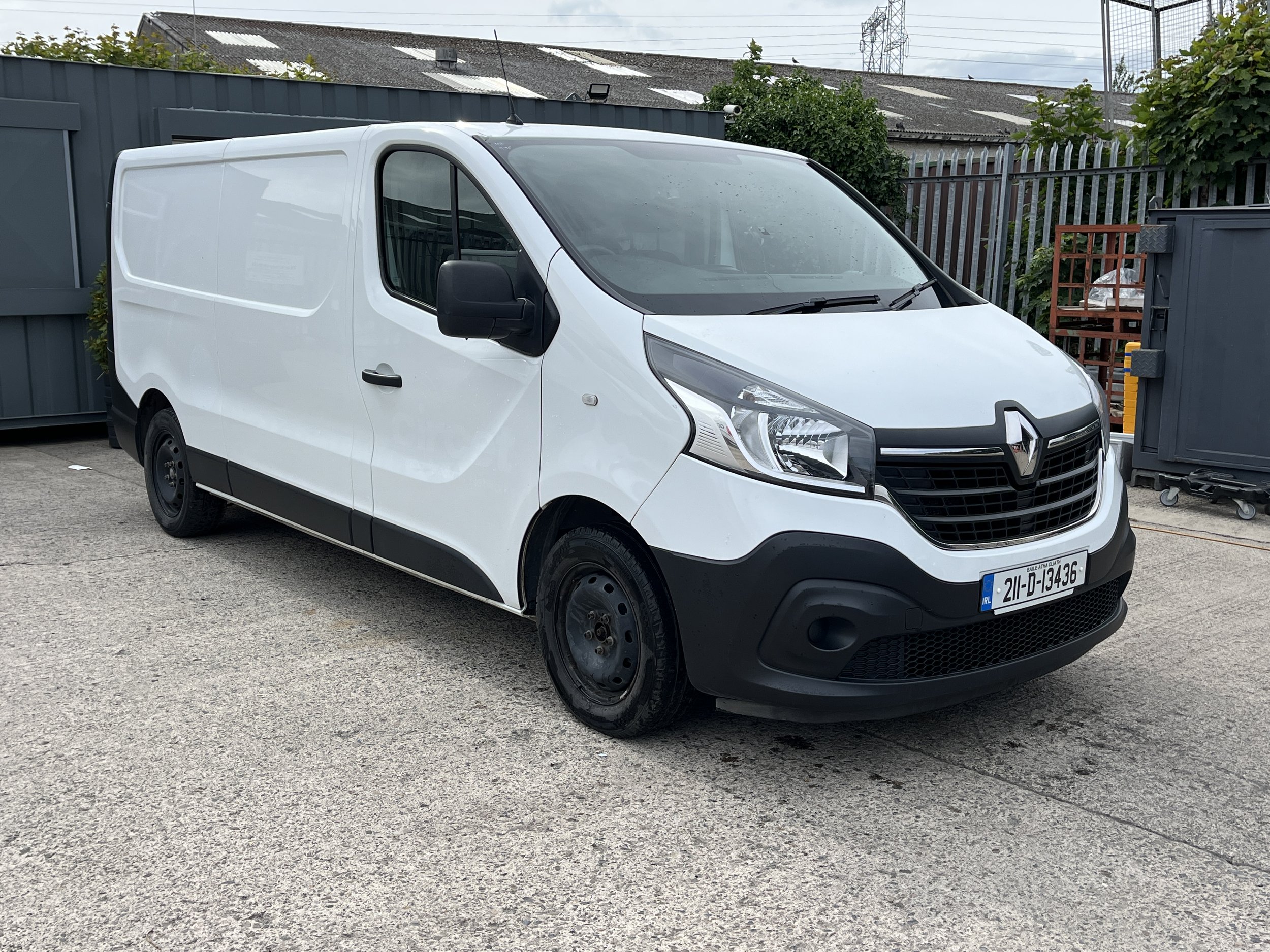 2021 RENAULT TRAFIC 2.0DCI LWB 167KM €9800