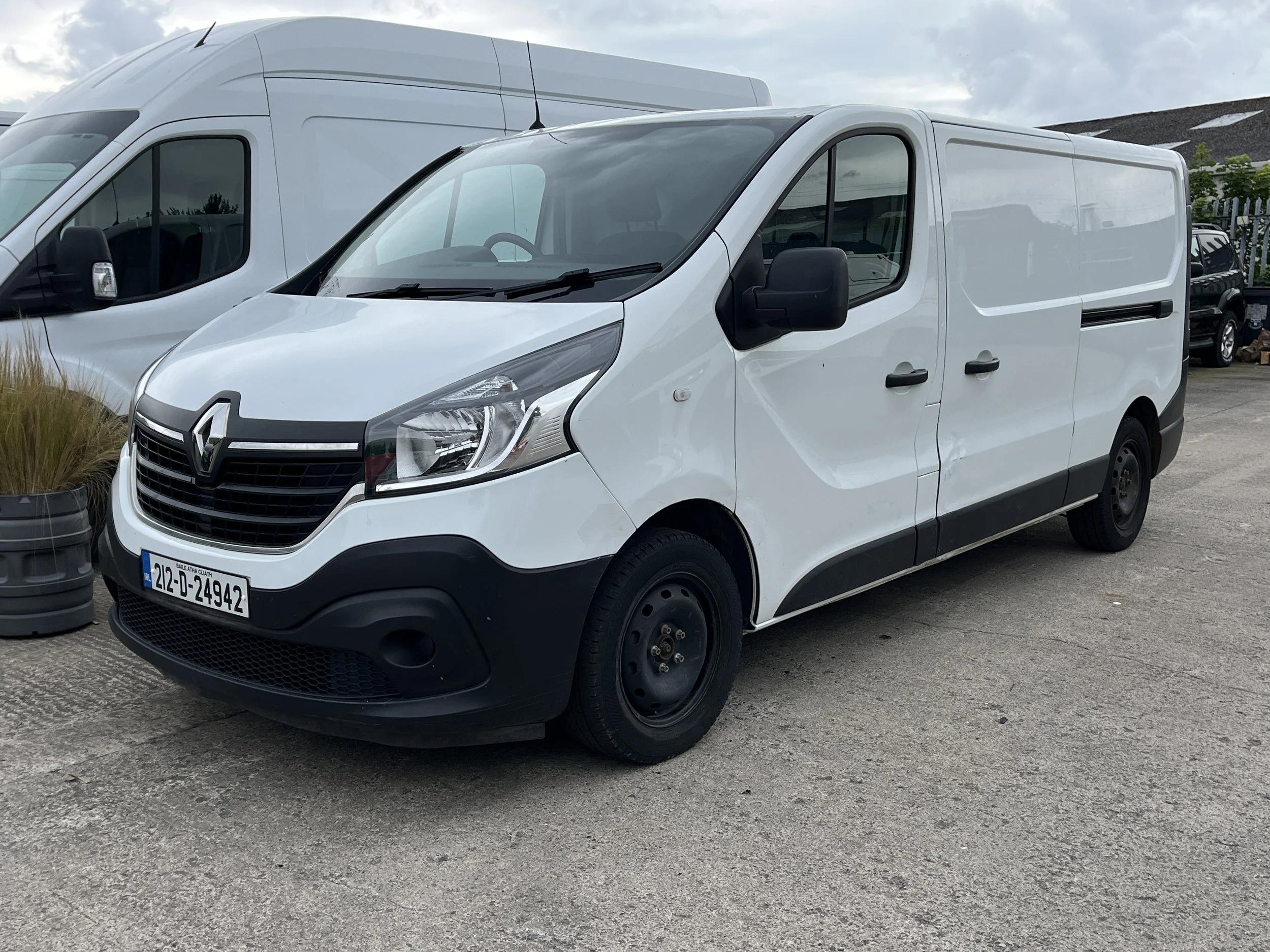 2021 Renault trafic 2.0dci lwb 120km  sold