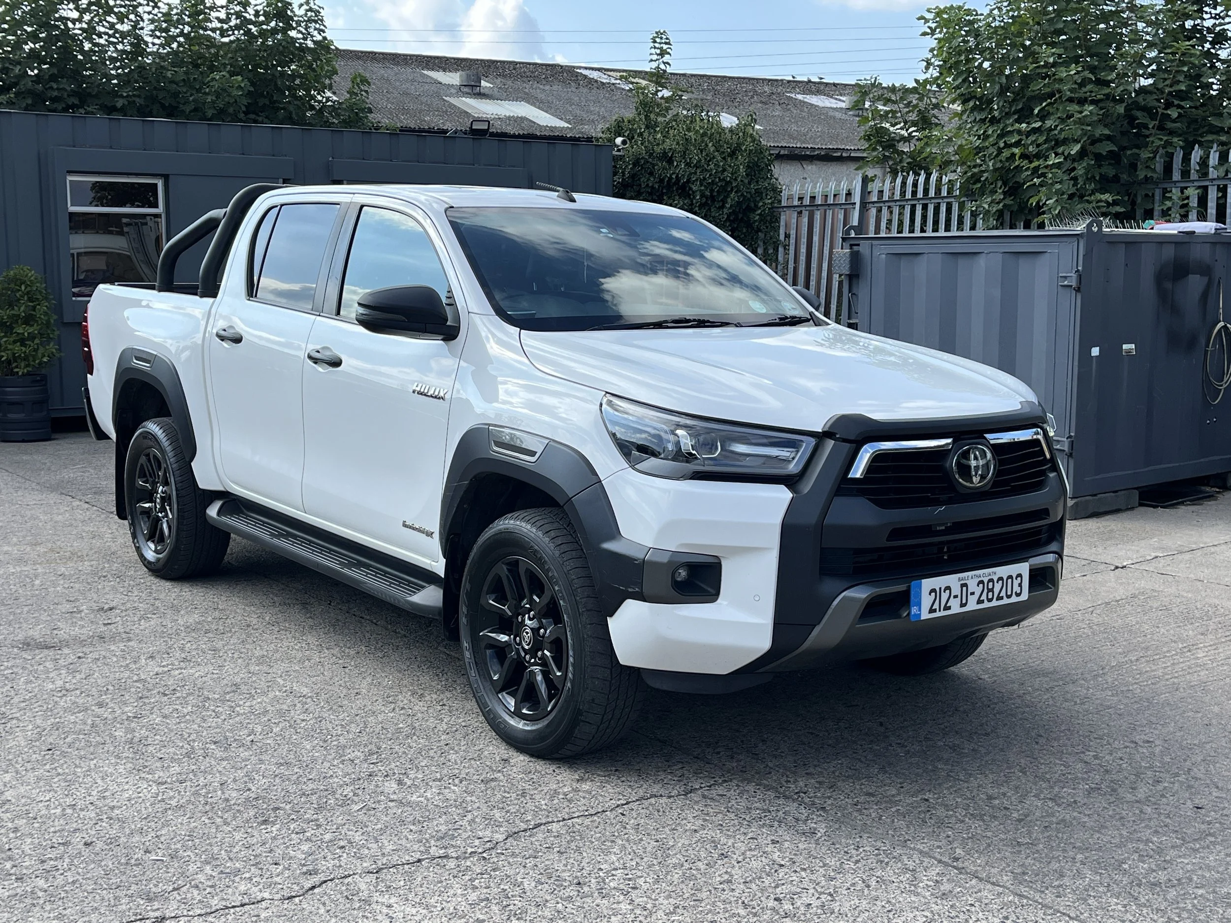 2021 TOYOTA HILUX 2.8 INVINCIBLE X 125k(miles) €28800