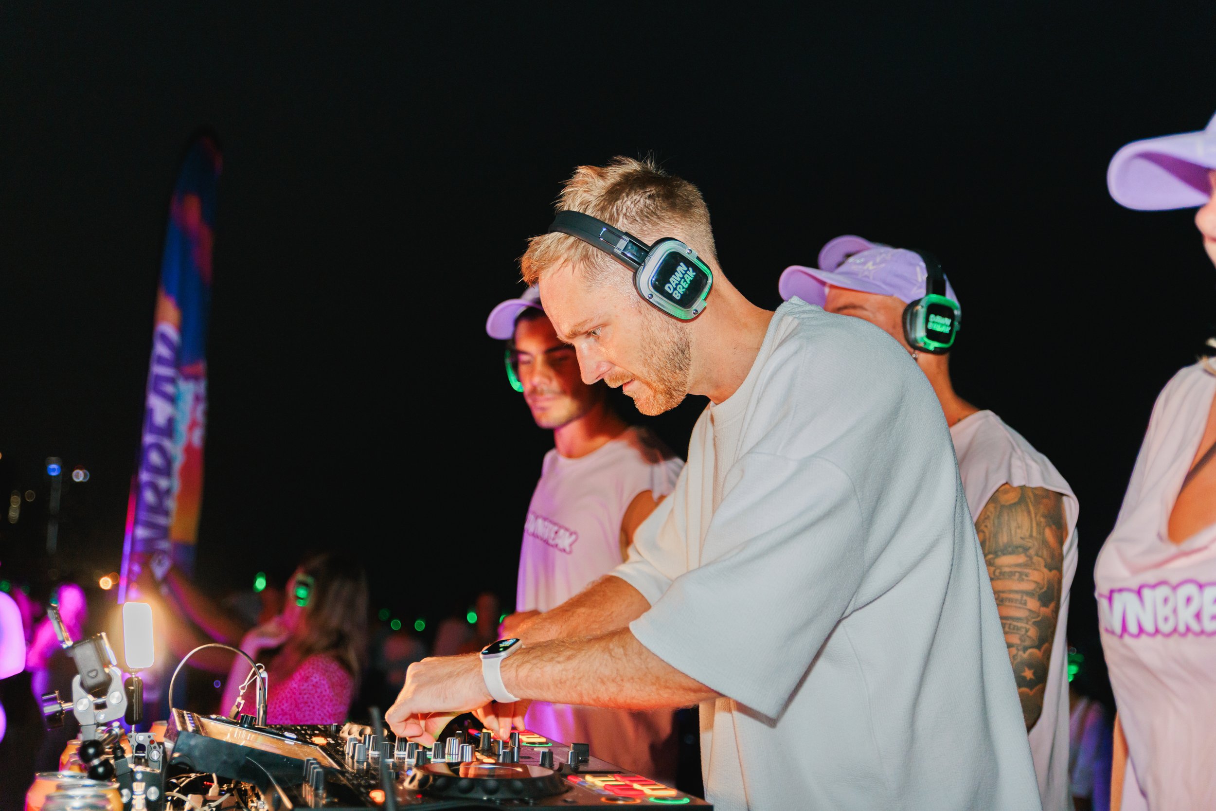 iykezachariah - Dawnbreak Goldcoast 26-17.jpg