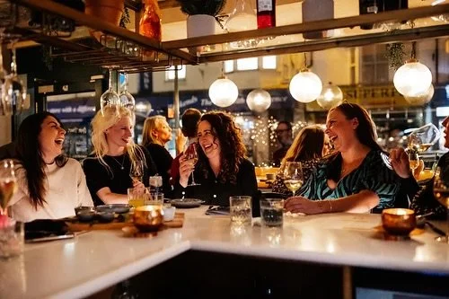 Celebrate the Season at Baccello ✨

As the nights draw in, Baccello is the perfect cosy spot for festive gatherings of every kind &mdash; from small groups of friends and colleagues to full venue hire. 🥂

Share plates of cicchetti, enjoy our pinsa a