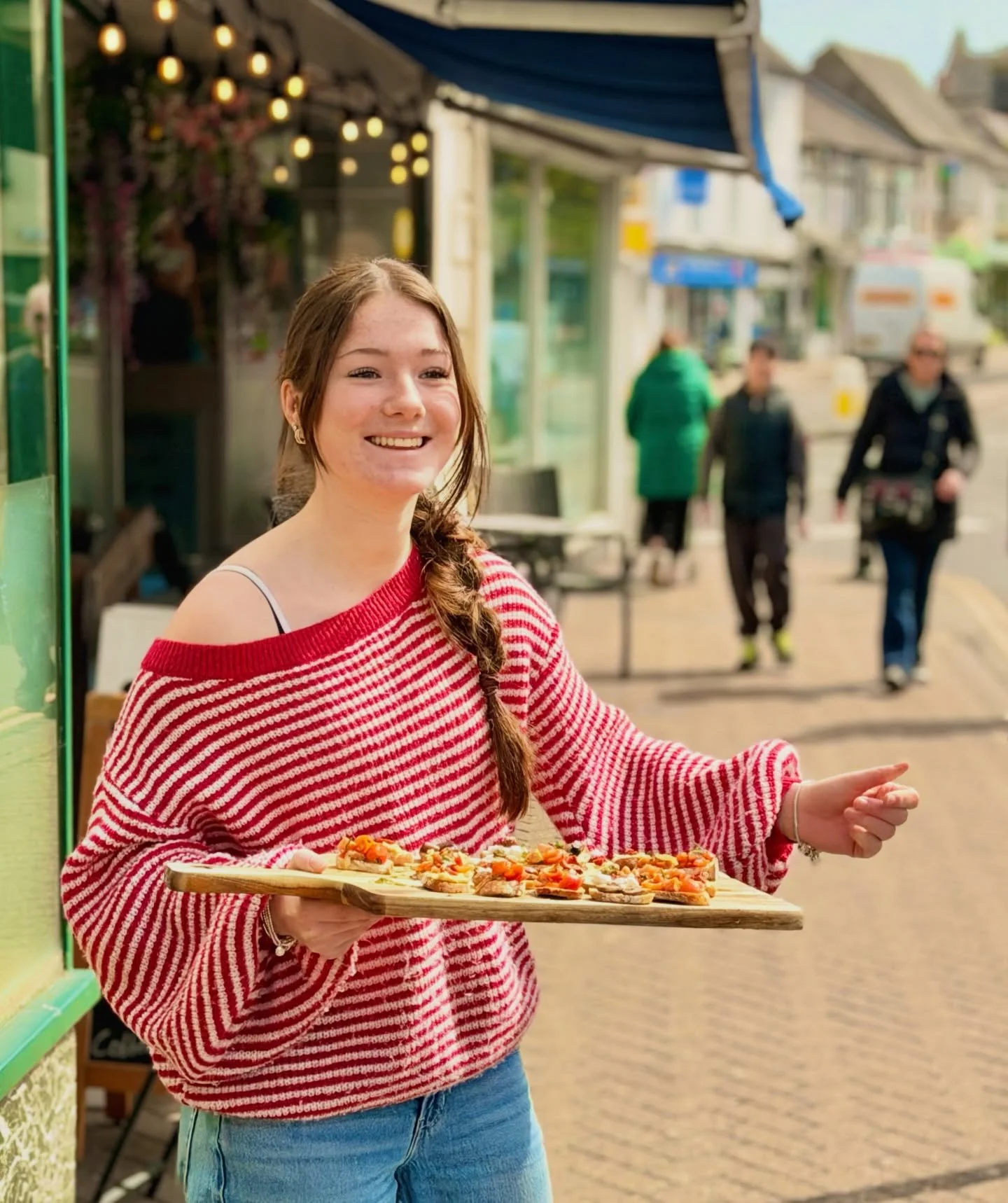 Spotlight series : Say hello to Rosie, another wonderful member of our front-of-house team! She works with us part-time alongside her college studies, and has been an absolute star from the start.

Rosie is a quick learner, and we really admire her d