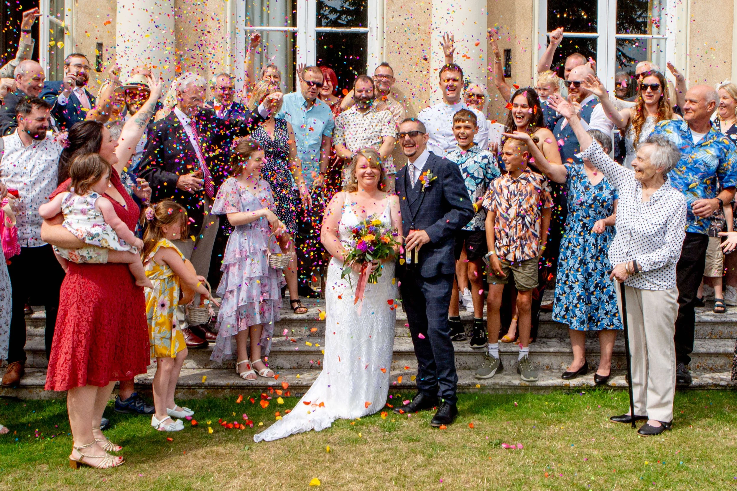 northwood-house-cowes-isle-of-wight-wedding-confetti-moment.jpg