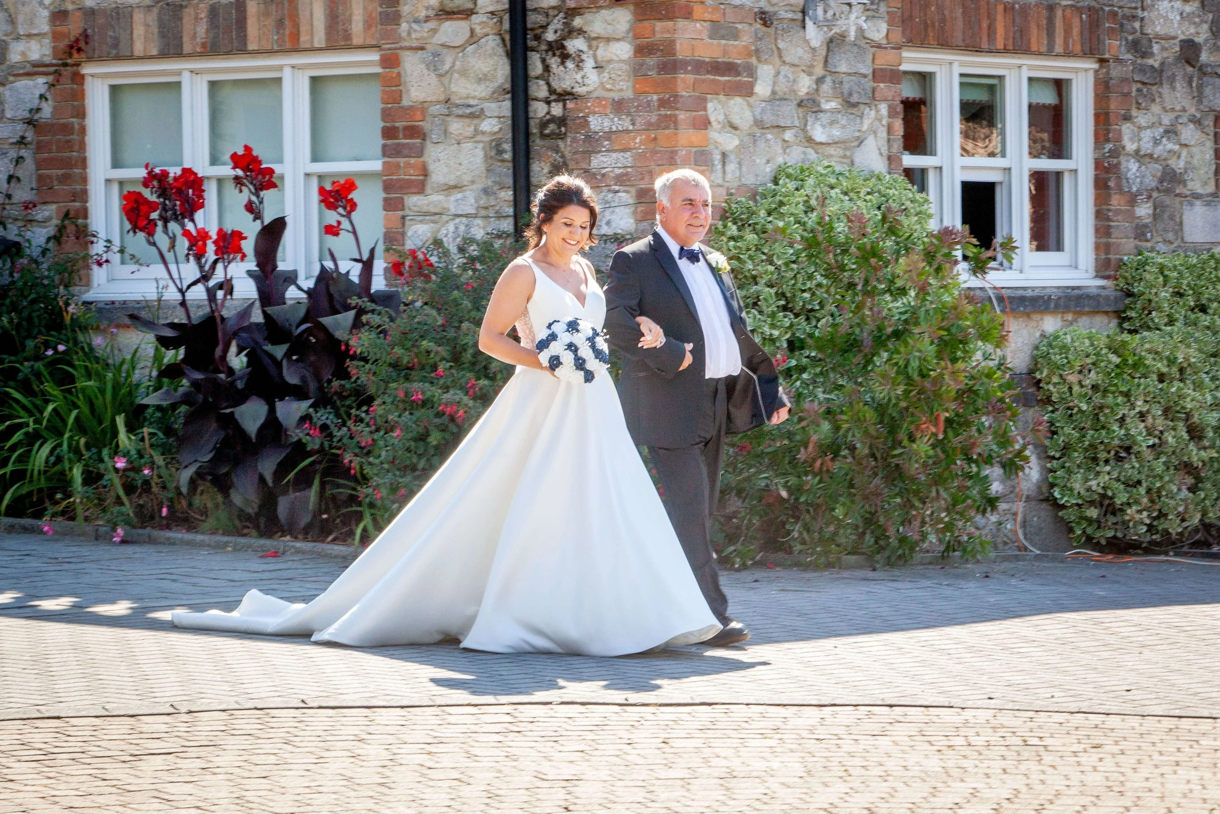 east-afton-farmhouse-freshwater-isle-of-wight-bride-entrance.jpg