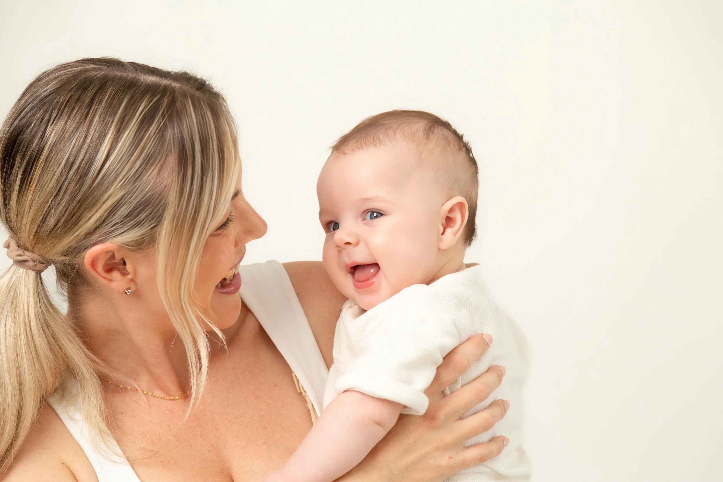 BECCA 
★★★★★

“We absolutely loved our experience and were over the moon with the photos. I couldn’t narrow them down, so we ended up buying them all — there wasn’t a bad one! We’ll definitely be booking again.”