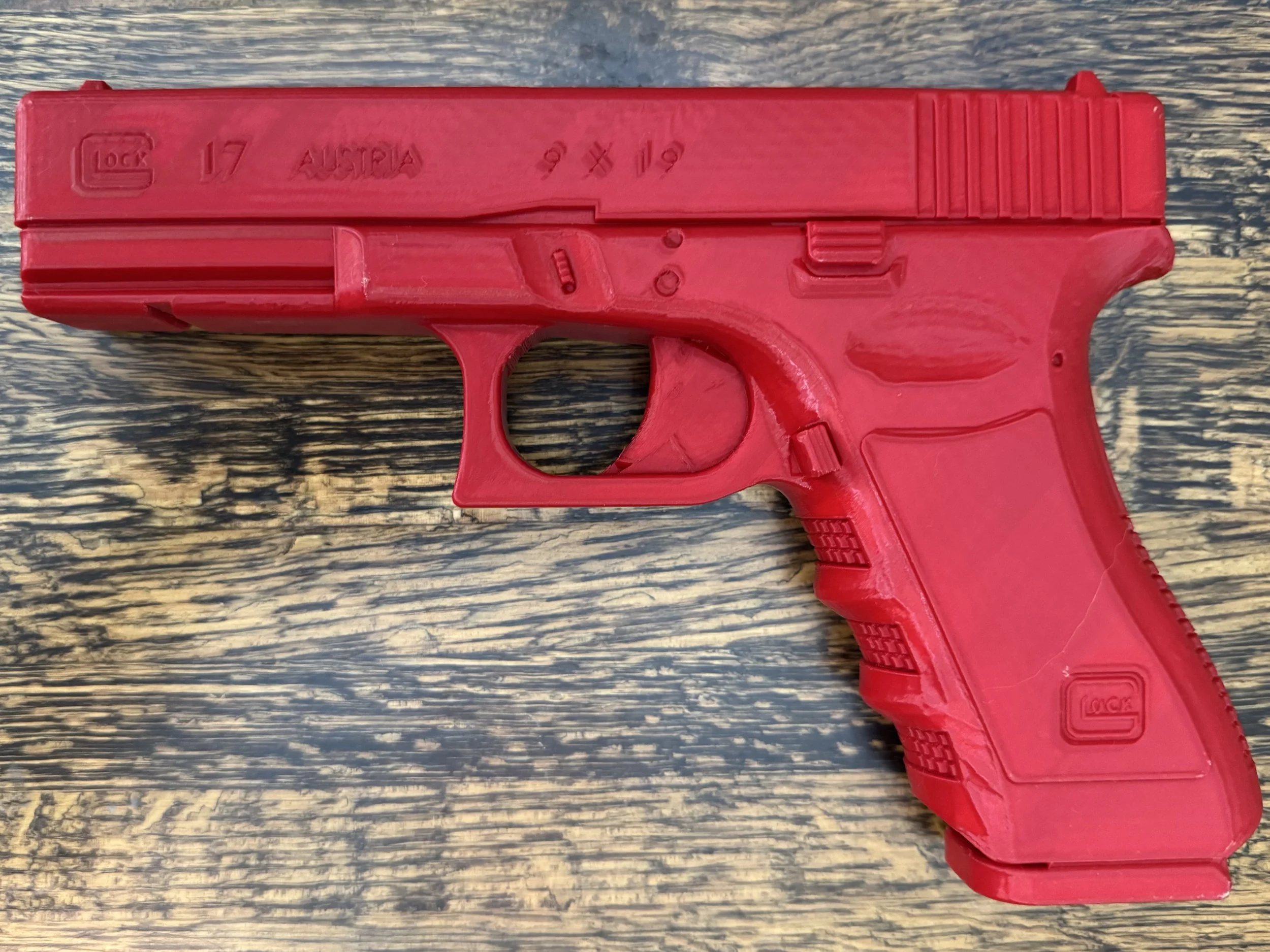 Full-weight Glock 17 Gen 3 replica, solid 3D-printed training gun, 1:1 scale model, holster fit test aid, dry fire practice Glock, realistic Glock 17 dummy gun