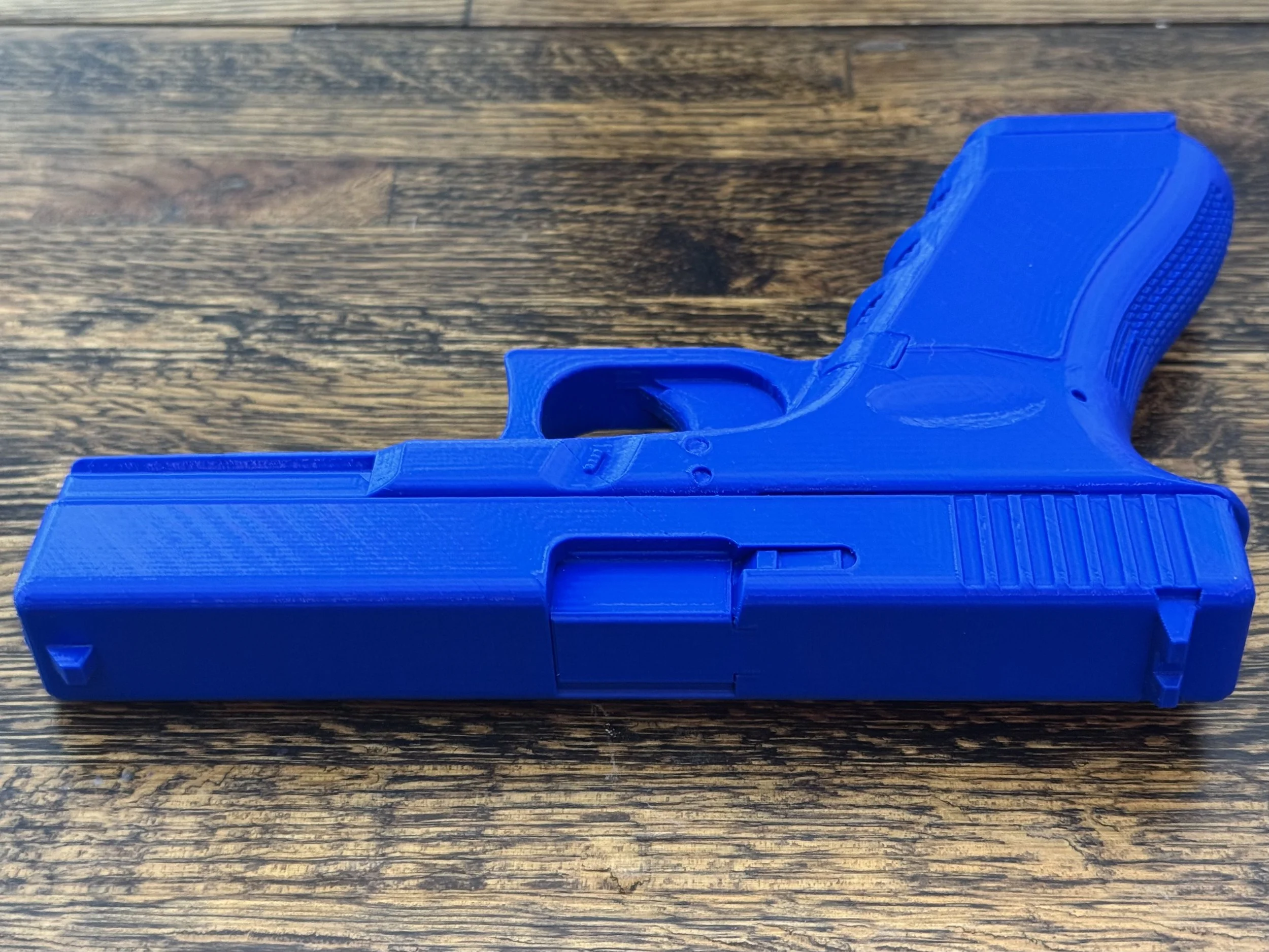Full-weight Glock 17 Gen 3 replica, solid 3D-printed training gun, 1:1 scale model, holster fit test aid, dry fire practice Glock, realistic Glock 17 dummy gun
