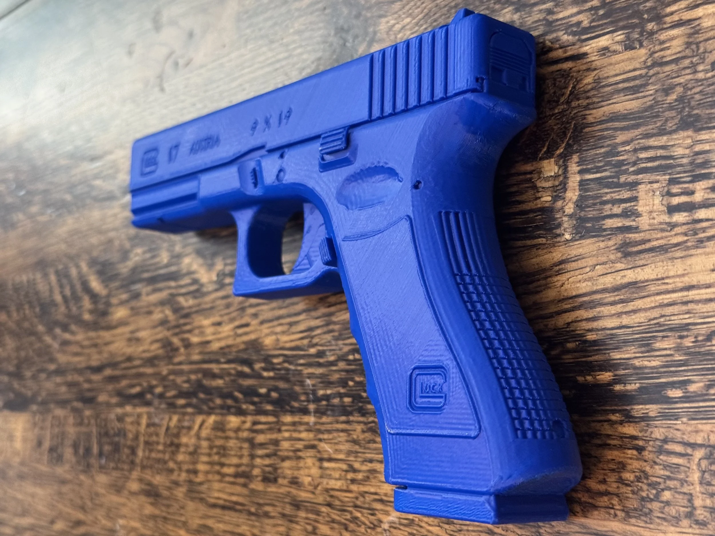 Full-weight Glock 17 Gen 3 replica, solid 3D-printed training gun, 1:1 scale model, holster fit test aid, dry fire practice Glock, realistic Glock 17 dummy gun