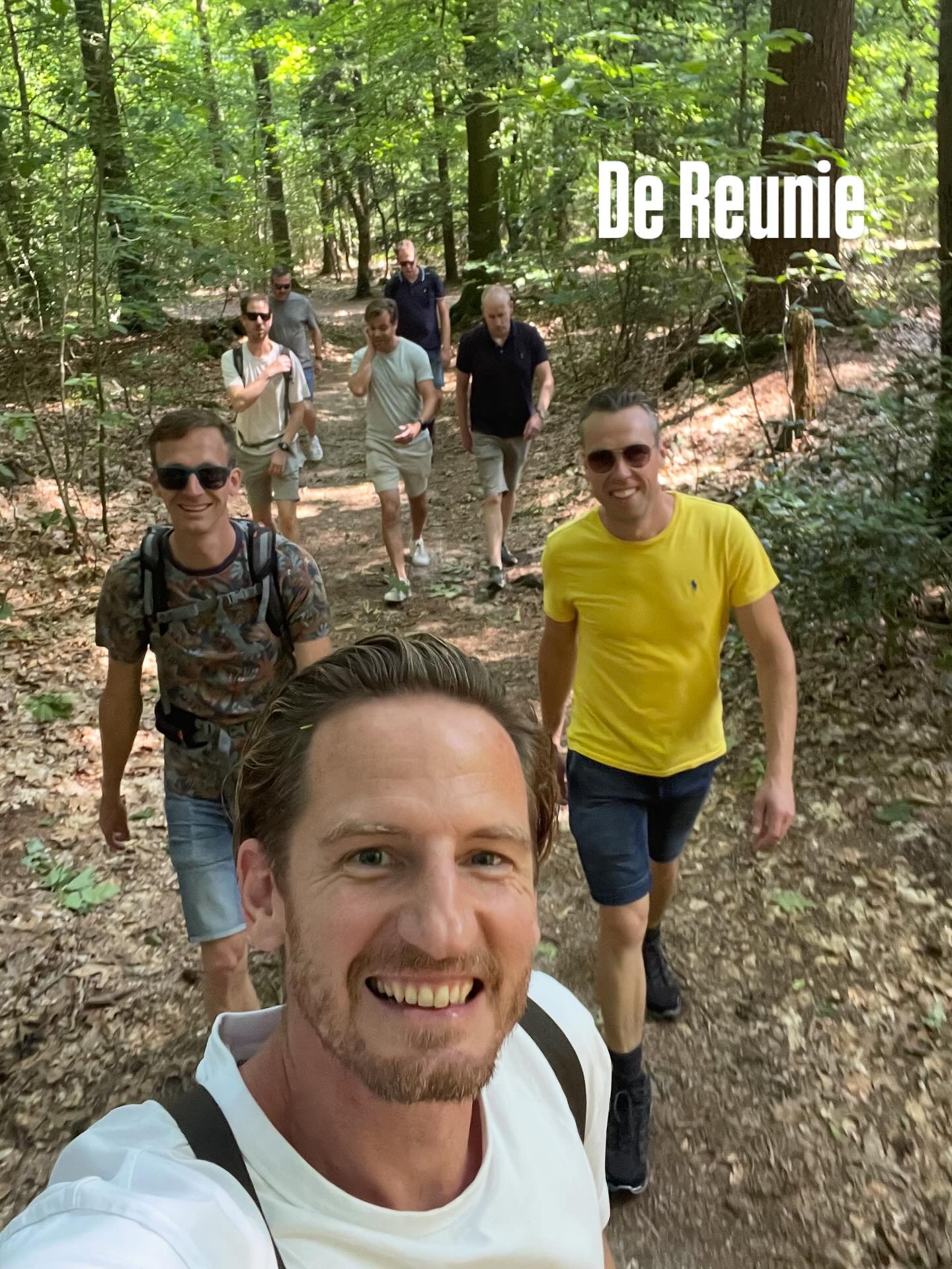 //De Re&uuml;nie 

De meest verassende ochtend van het jaar, speelde zich vanmorgen af in Hattem. 

Met zeven oud studie vrienden sprak ik af voor koffie en een wandeling. Sommigen hadden elkaar al zeker vijftien jaar niet gezien. Het leven trekt op