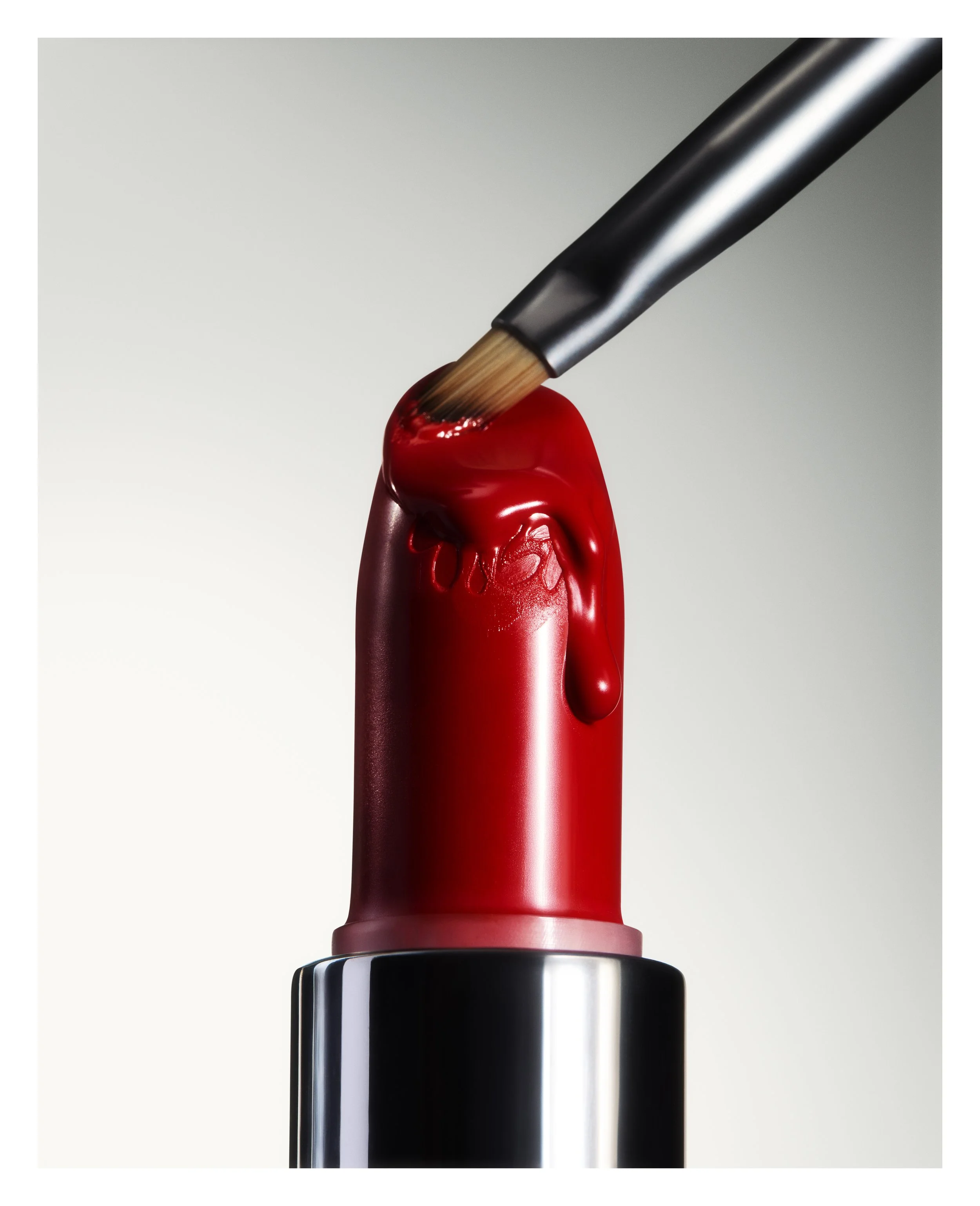 3_TILT_LIPSTICK_260212_HEARST_HNA_STUDIOS_046_RT.jpg